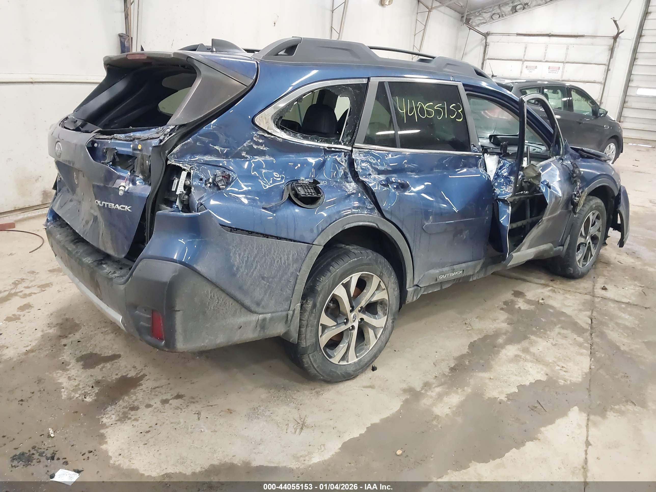 SUBARU OUTBACK image 4