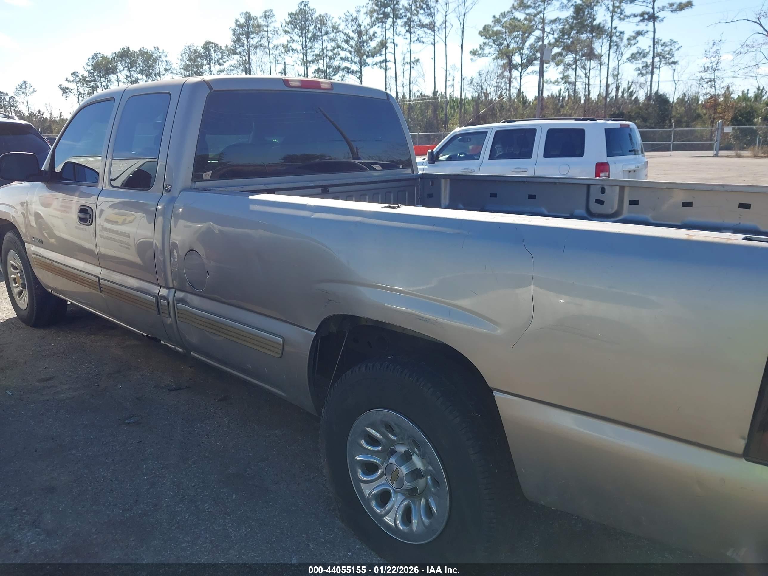 CHEVROLET SILVERADO image 6