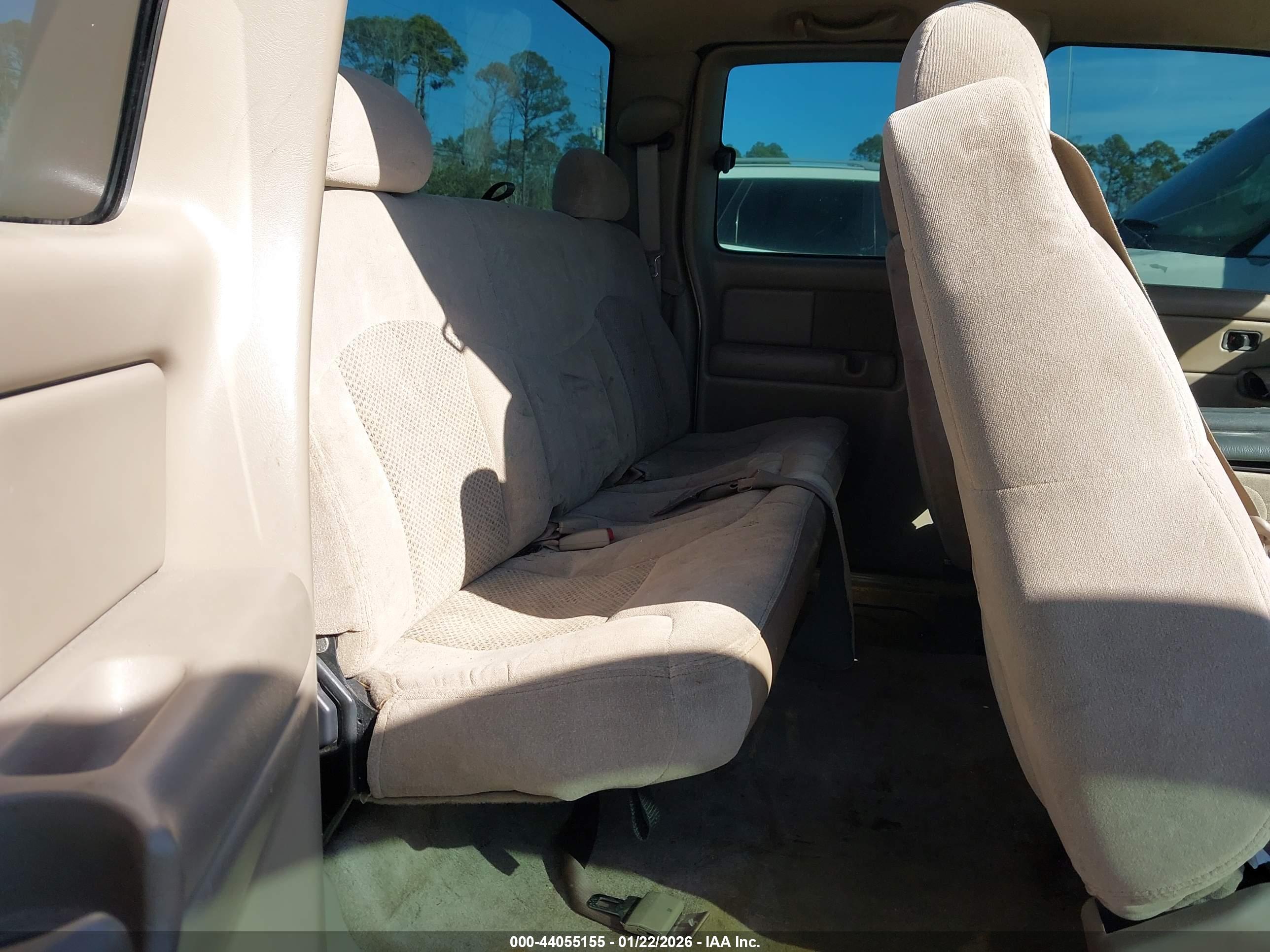 CHEVROLET SILVERADO image 8