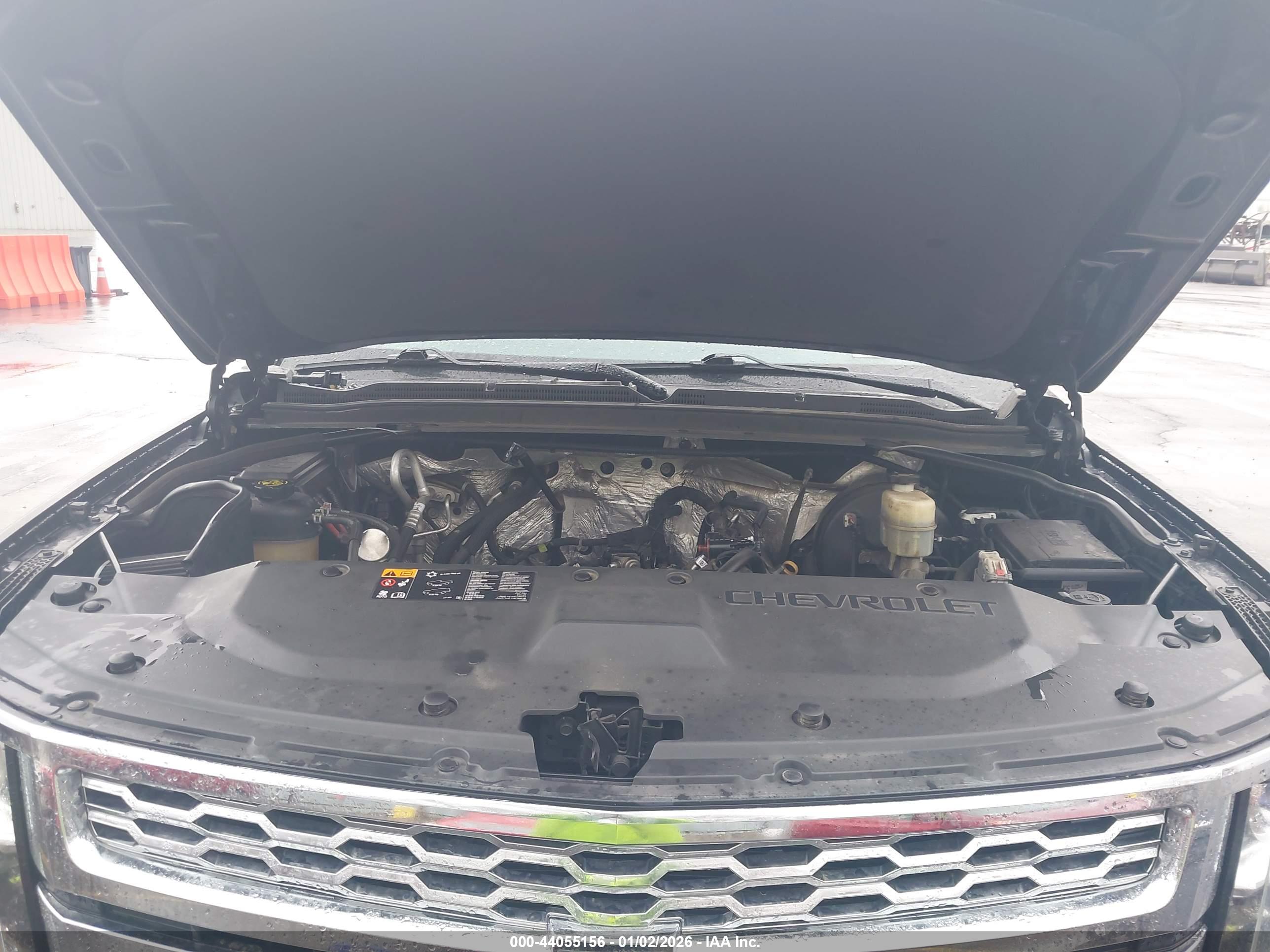 CHEVROLET SUBURBAN image 10