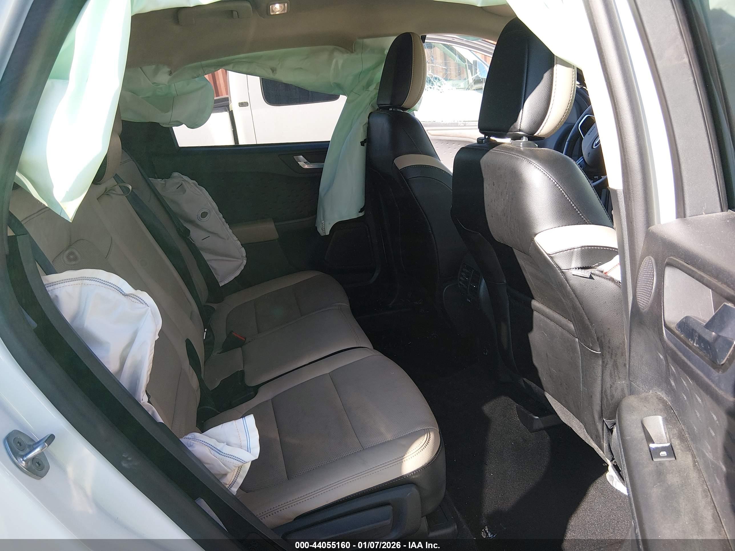 FORD ESCAPE image 8