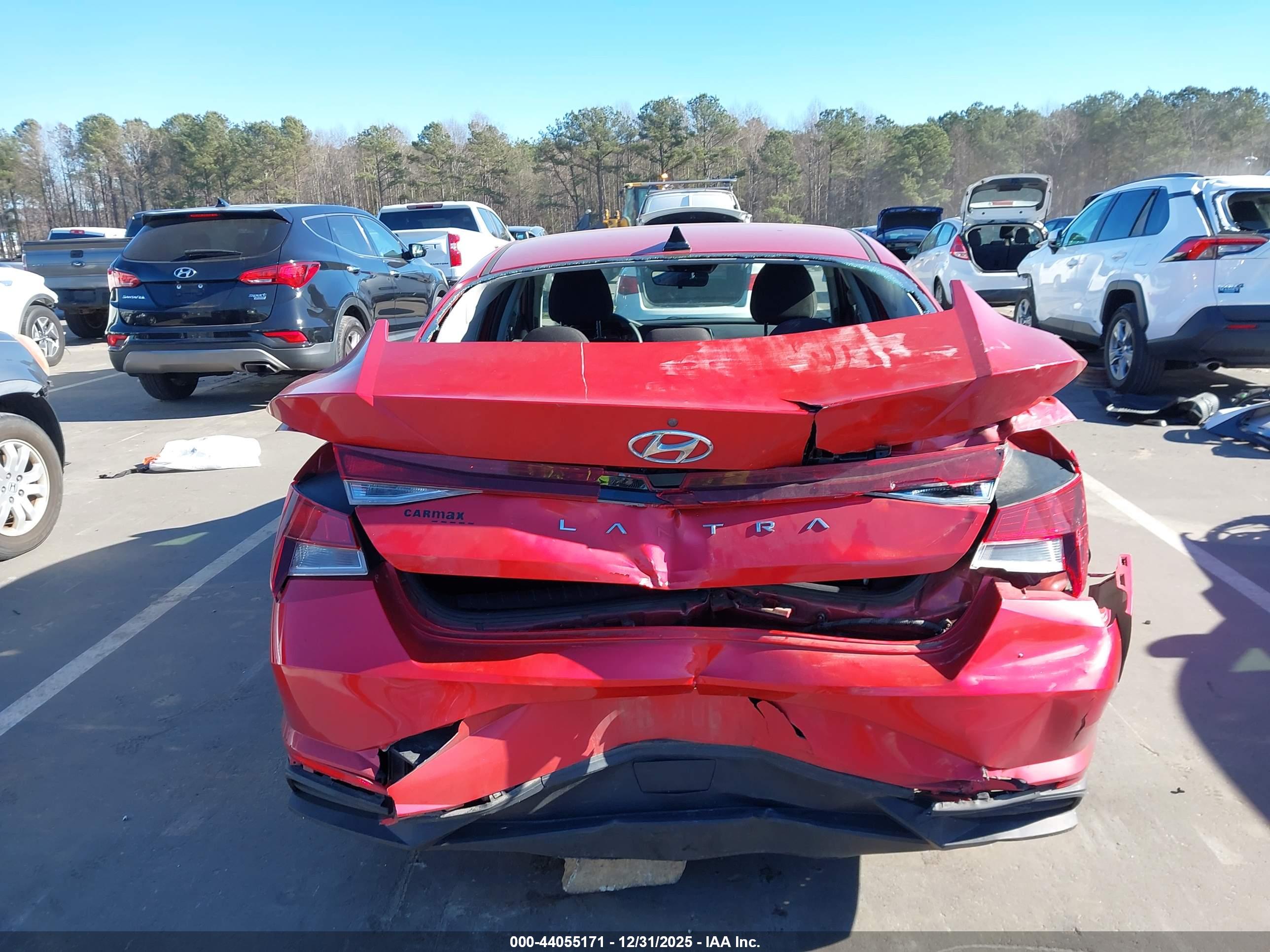 HYUNDAI ELANTRA image 6