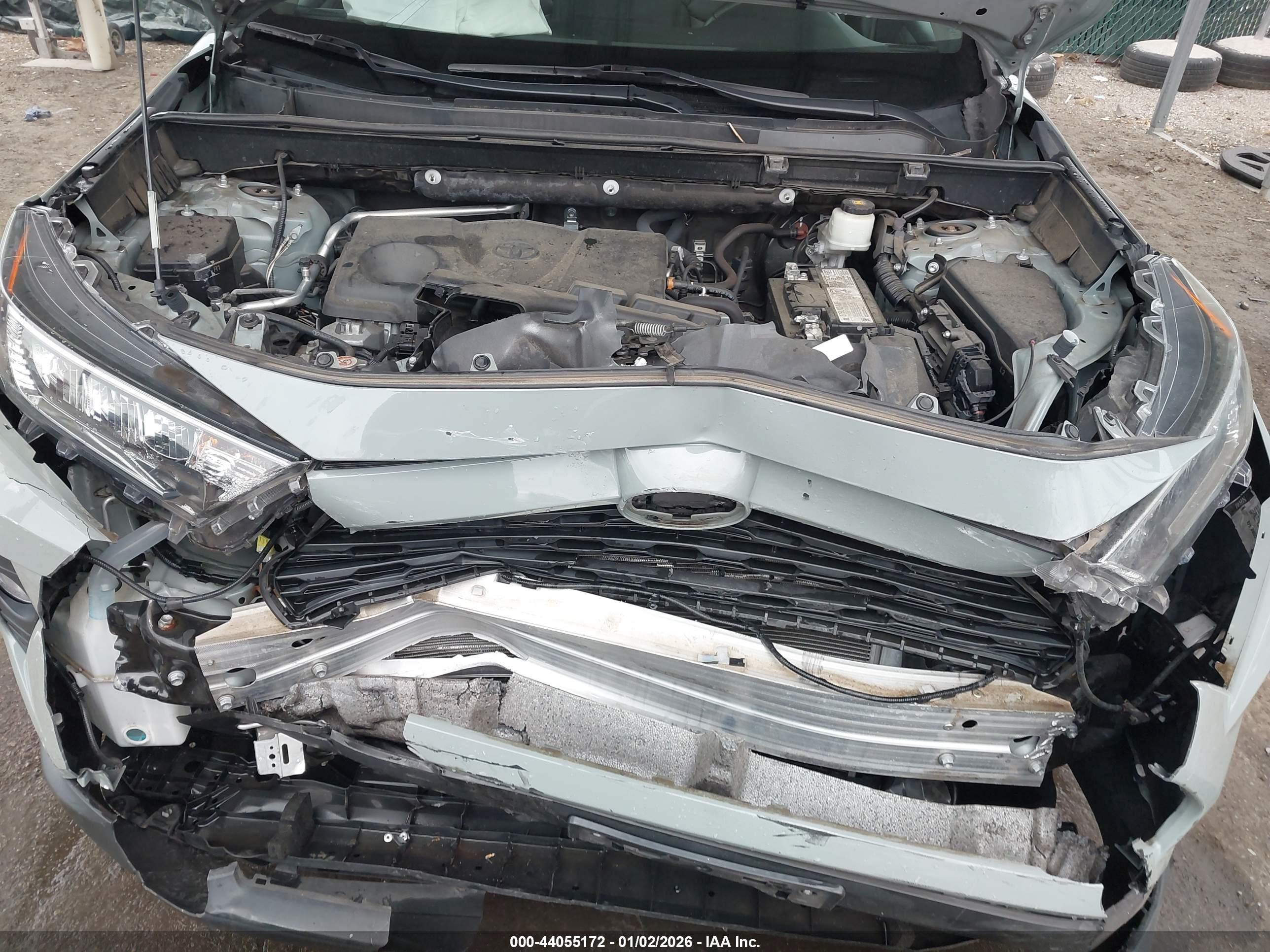 TOYOTA RAV4 image 10