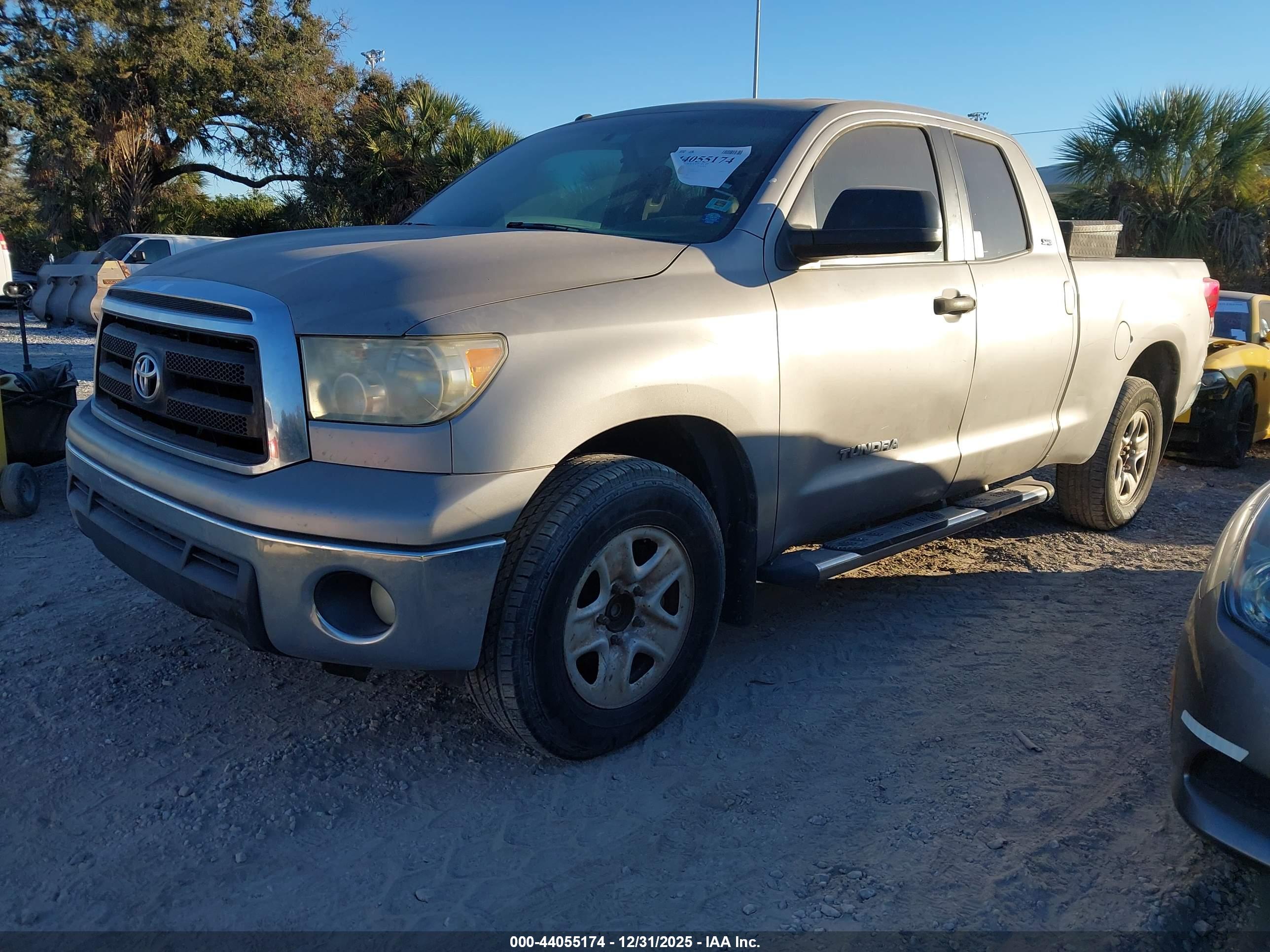 TOYOTA TUNDRA image 2