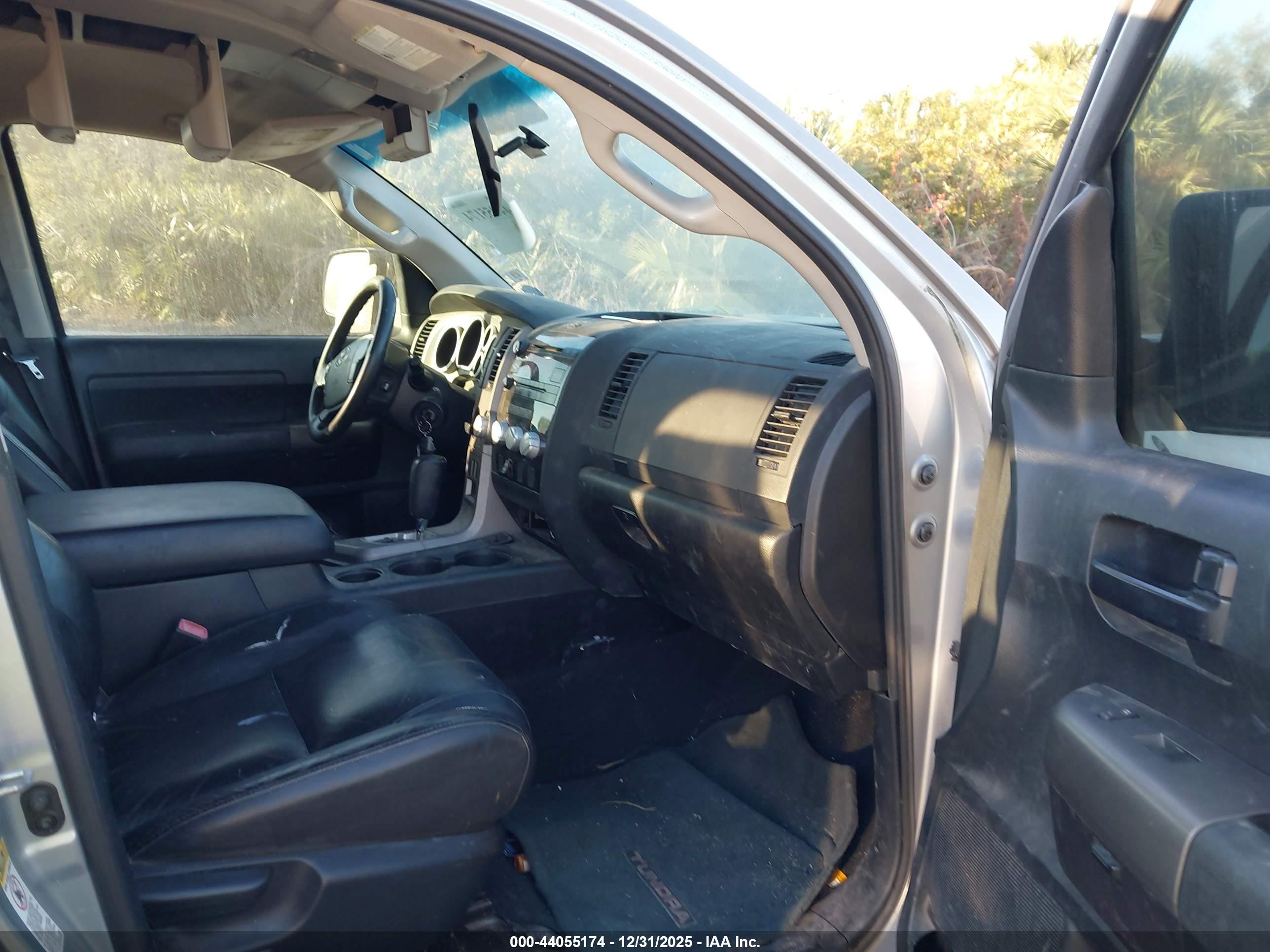 TOYOTA TUNDRA image 5