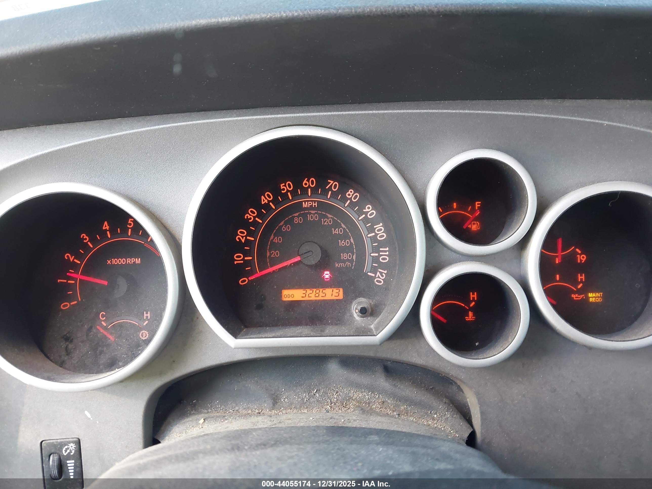 TOYOTA TUNDRA image 7