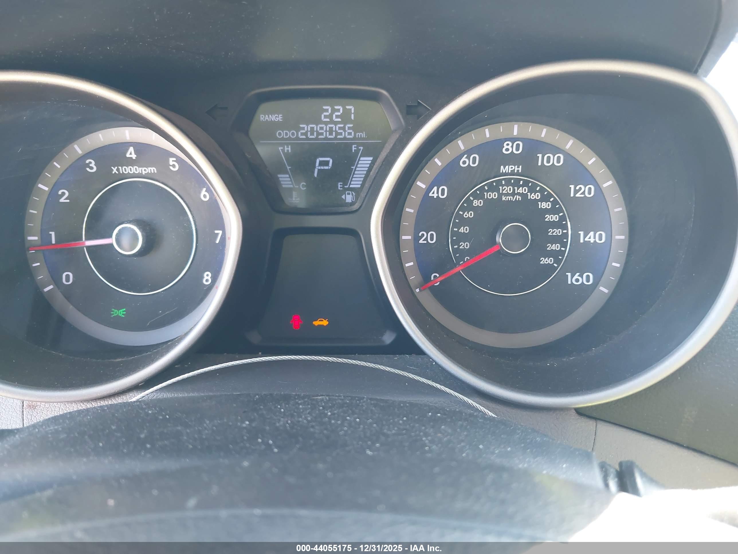 HYUNDAI ELANTRA image 7