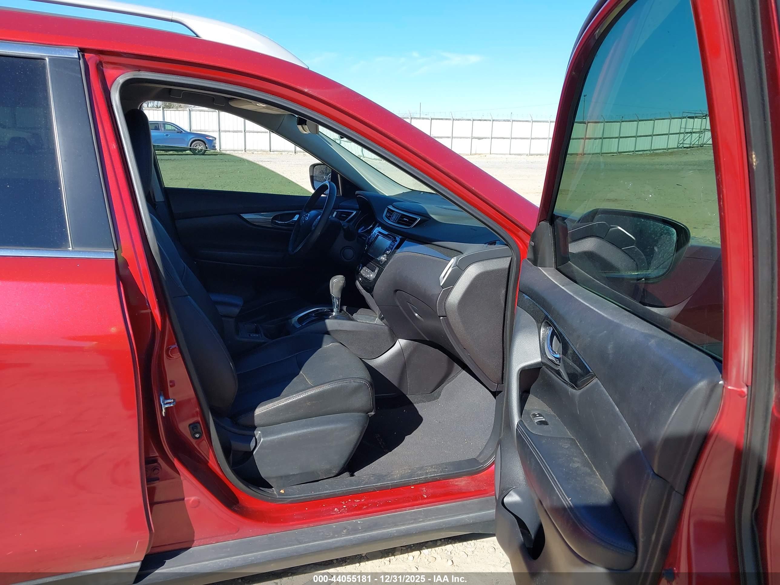 NISSAN ROGUE image 5