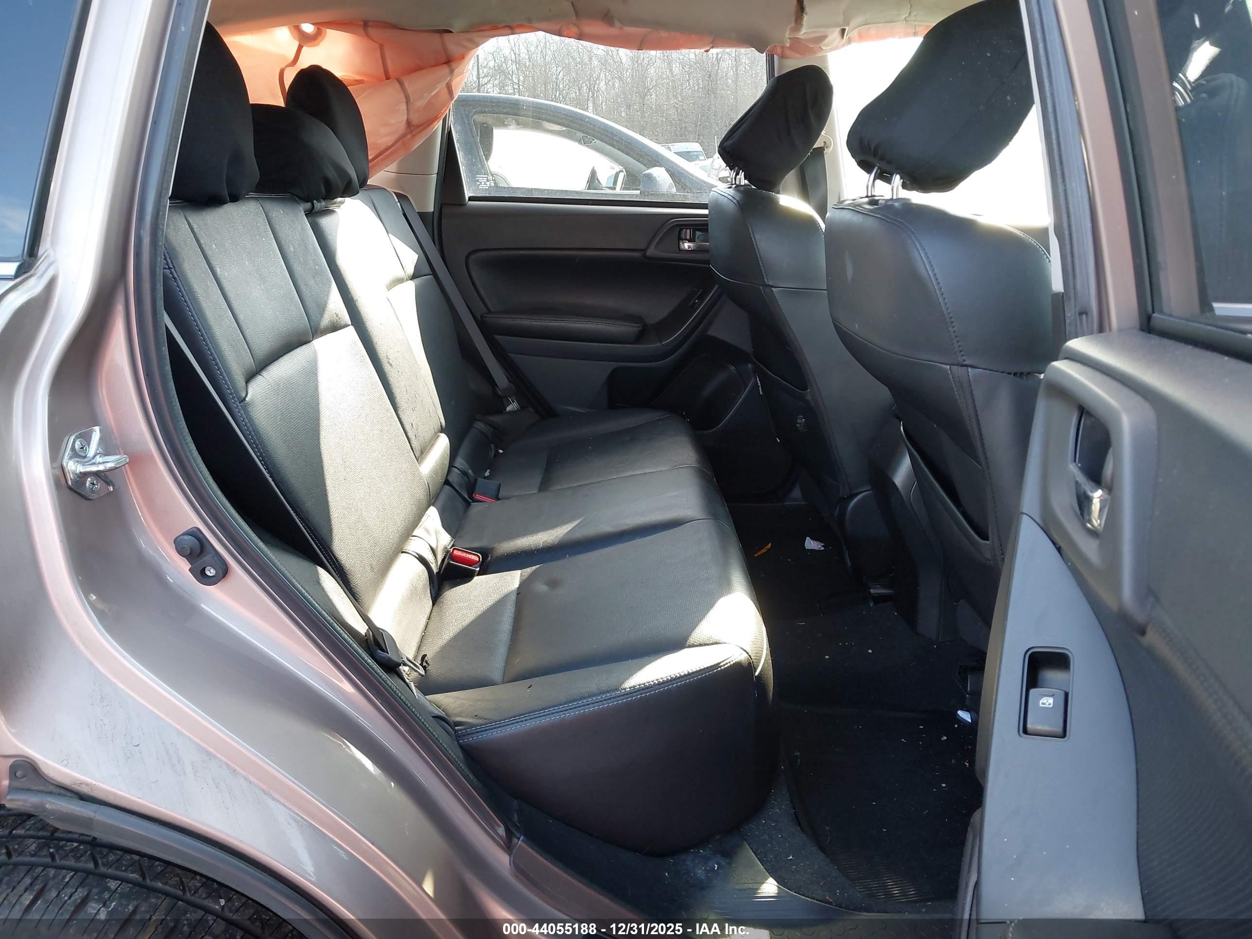 SUBARU FORESTER image 8