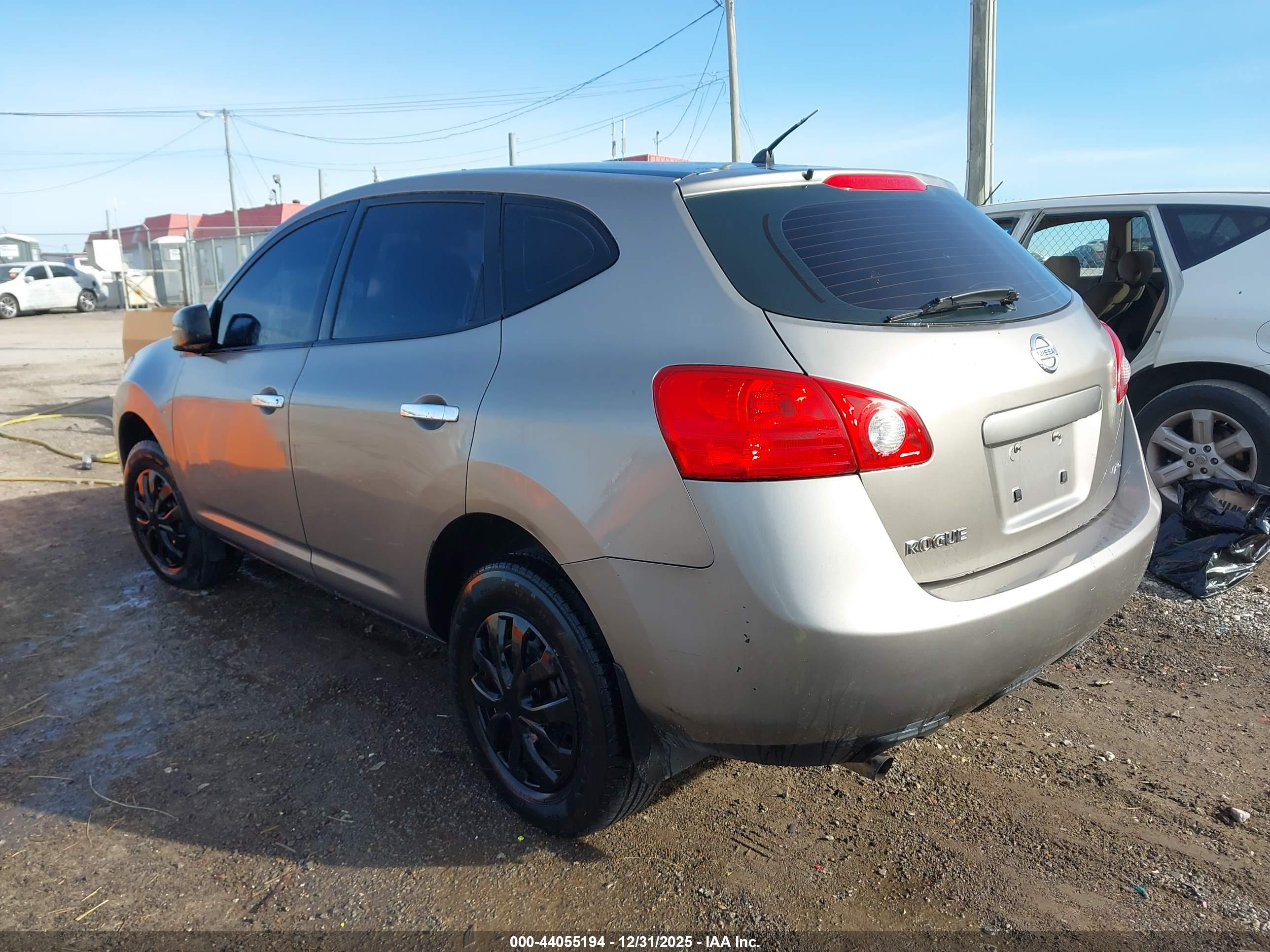 NISSAN ROGUE image 3