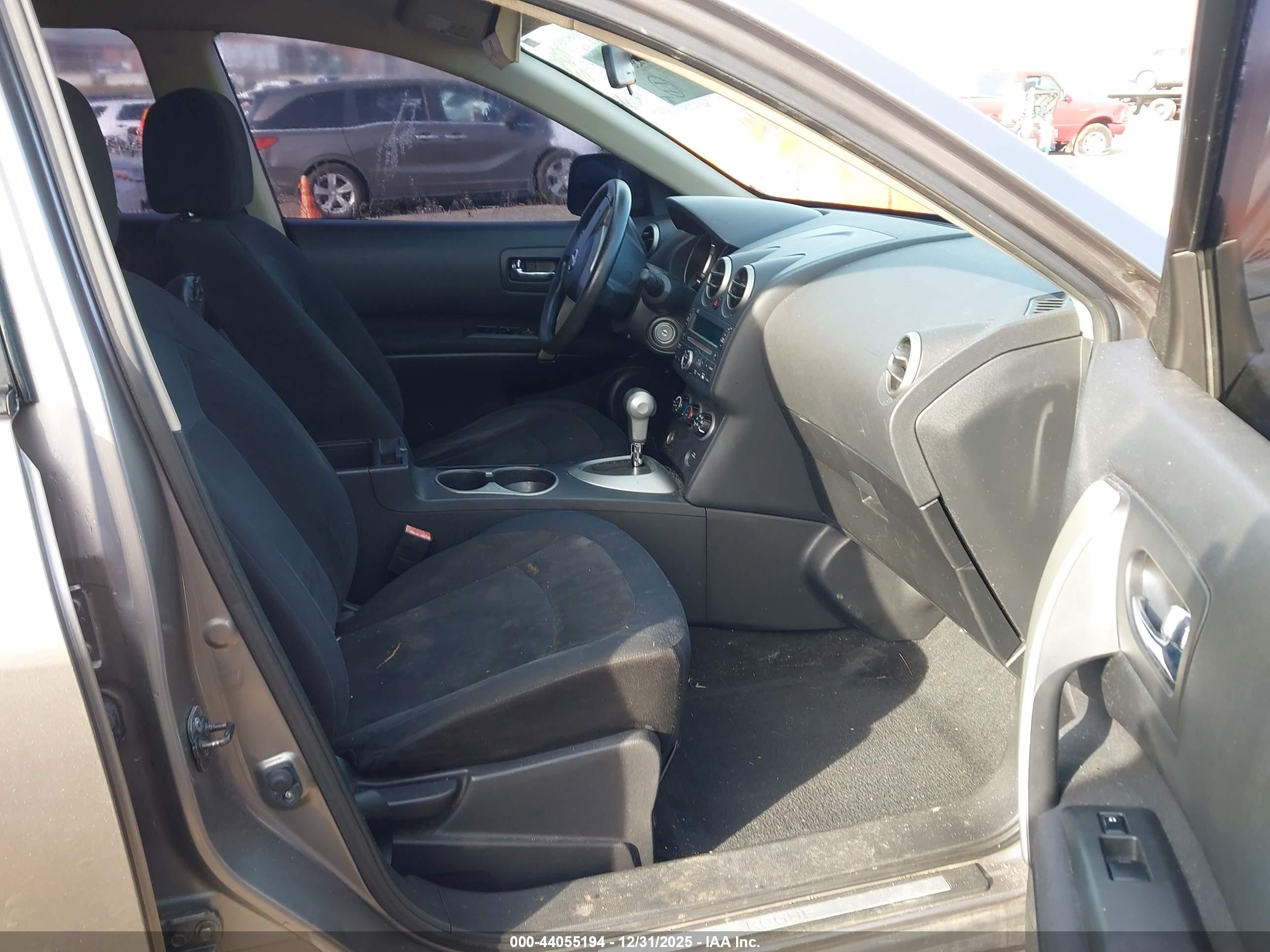 NISSAN ROGUE image 5