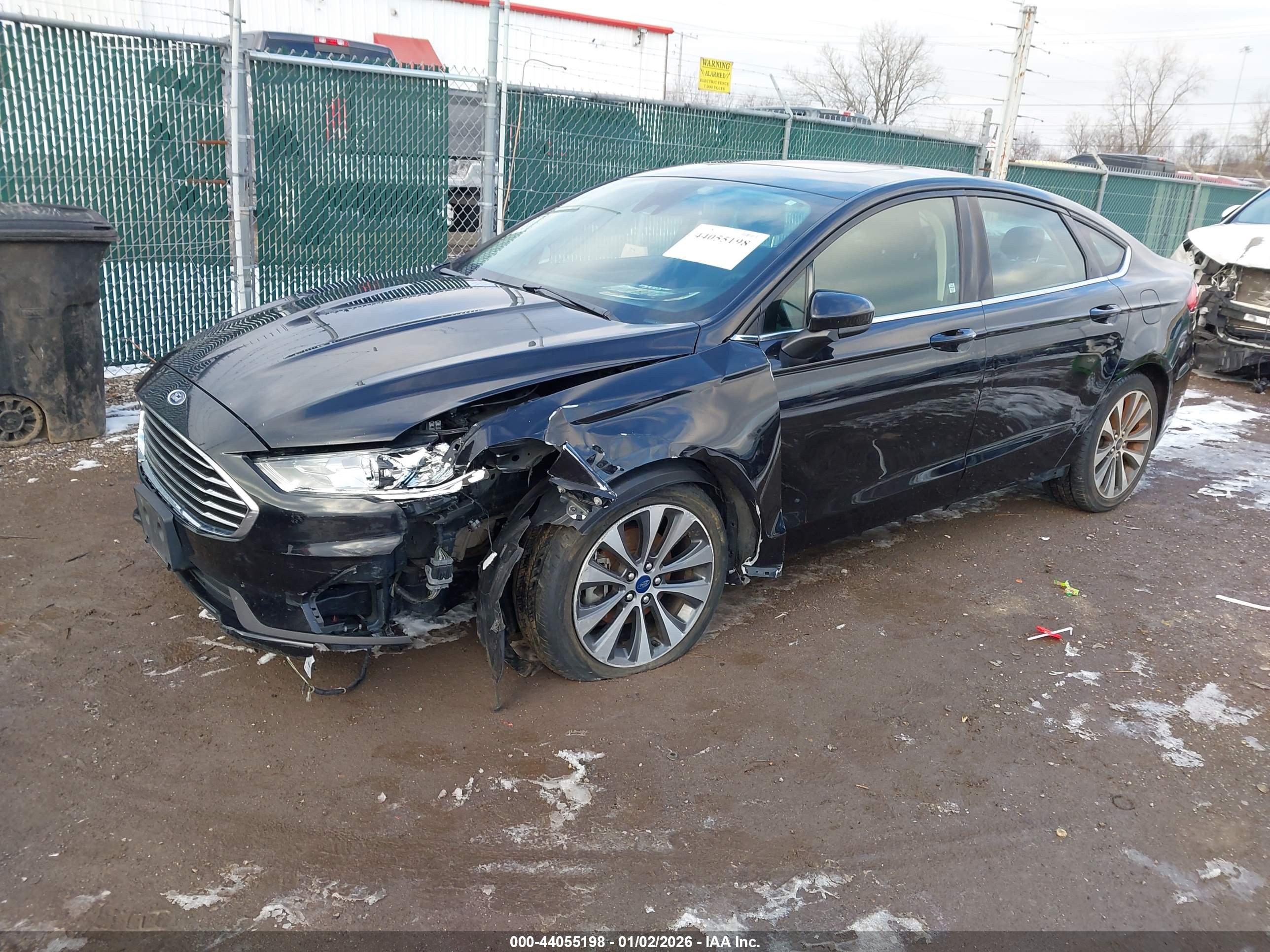 FORD FUSION image 2
