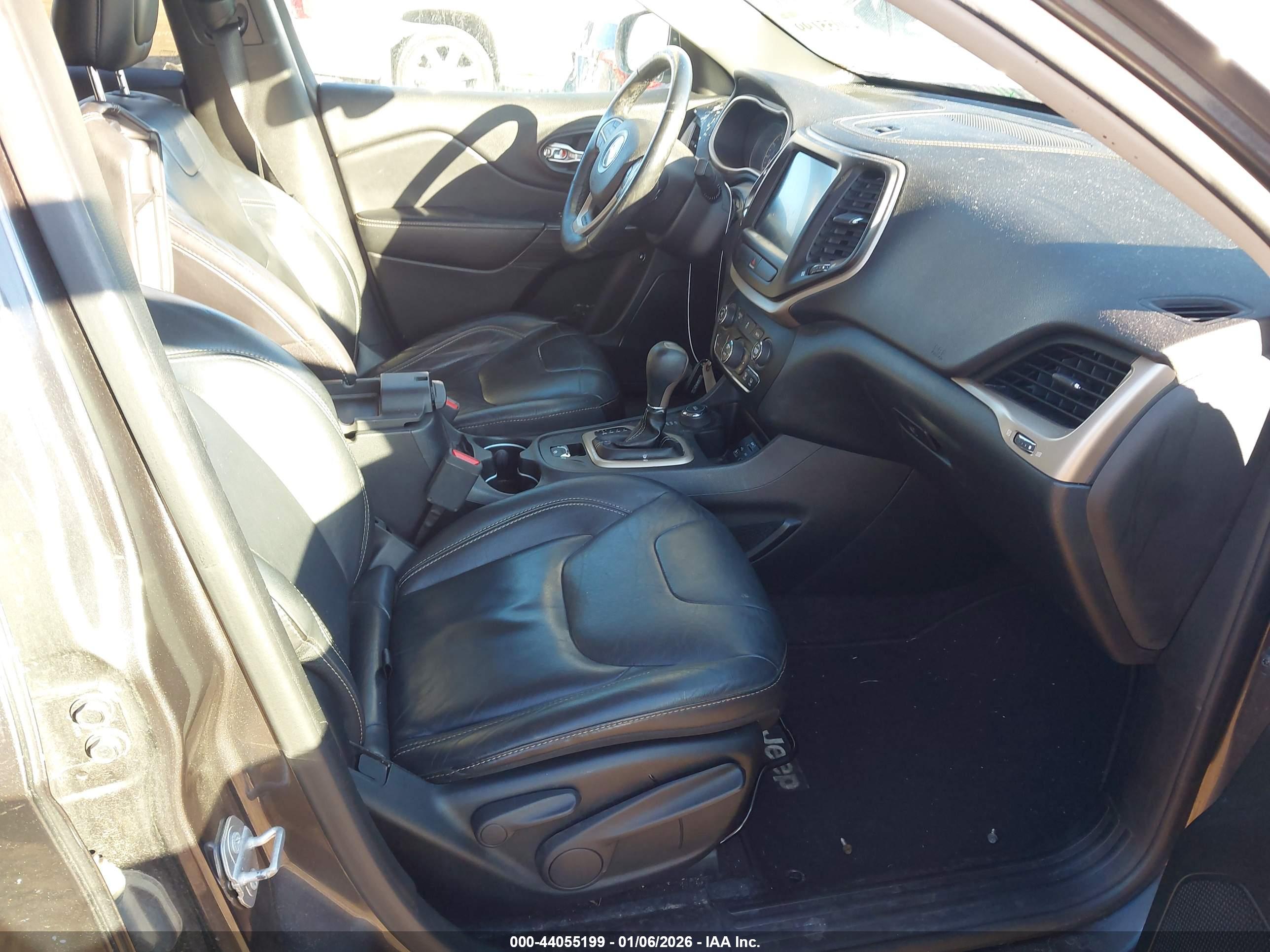JEEP CHEROKEE image 5