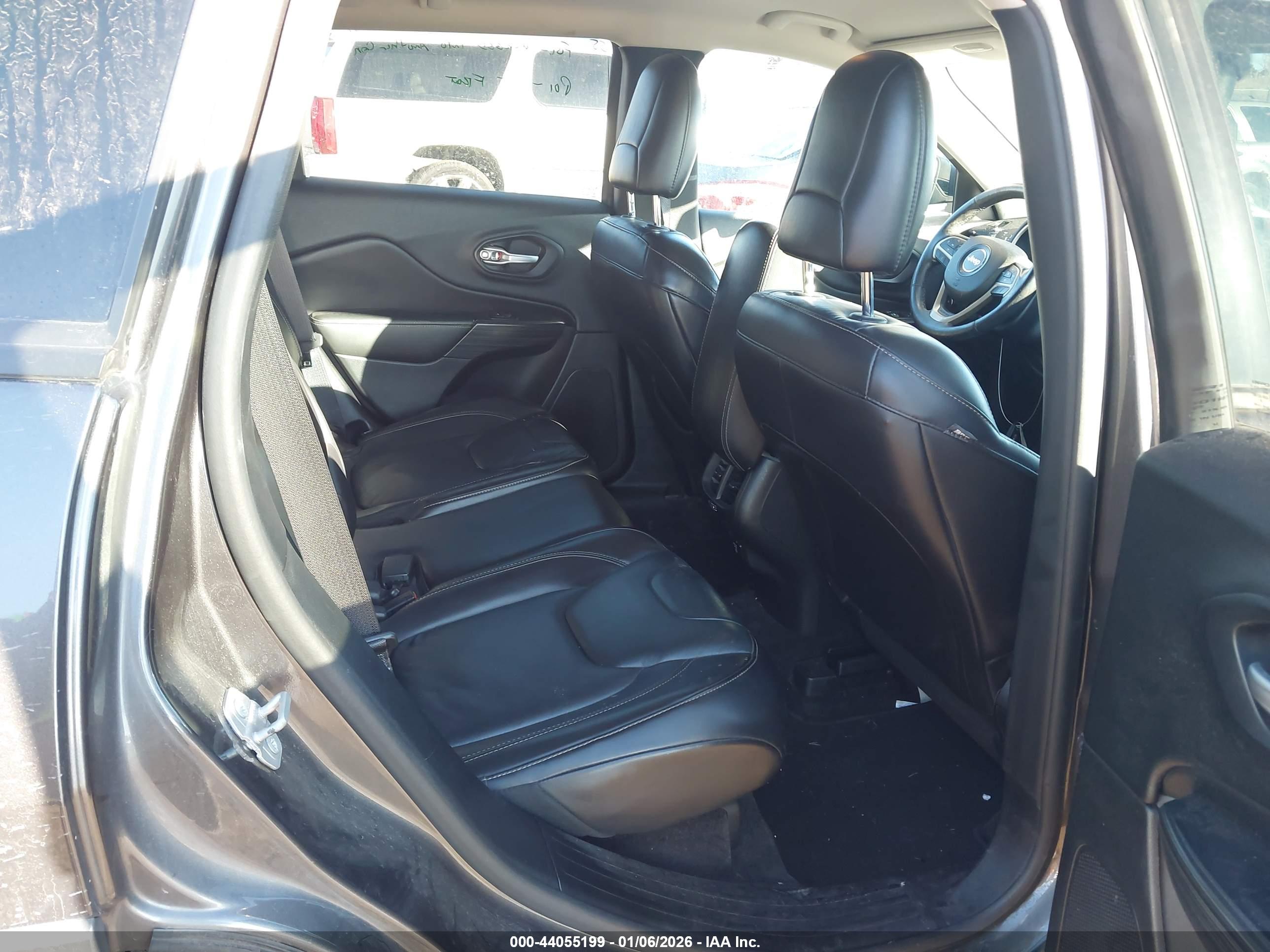 JEEP CHEROKEE image 8