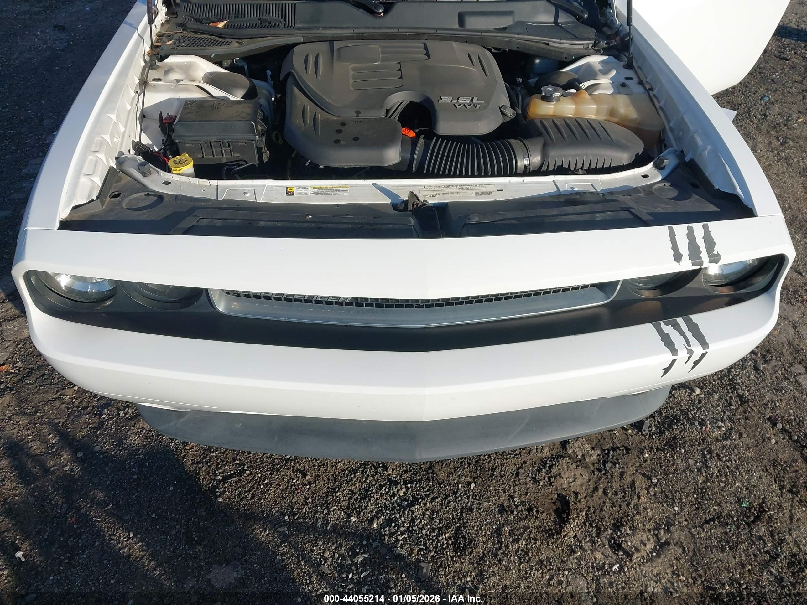 DODGE CHALLENGER image 10