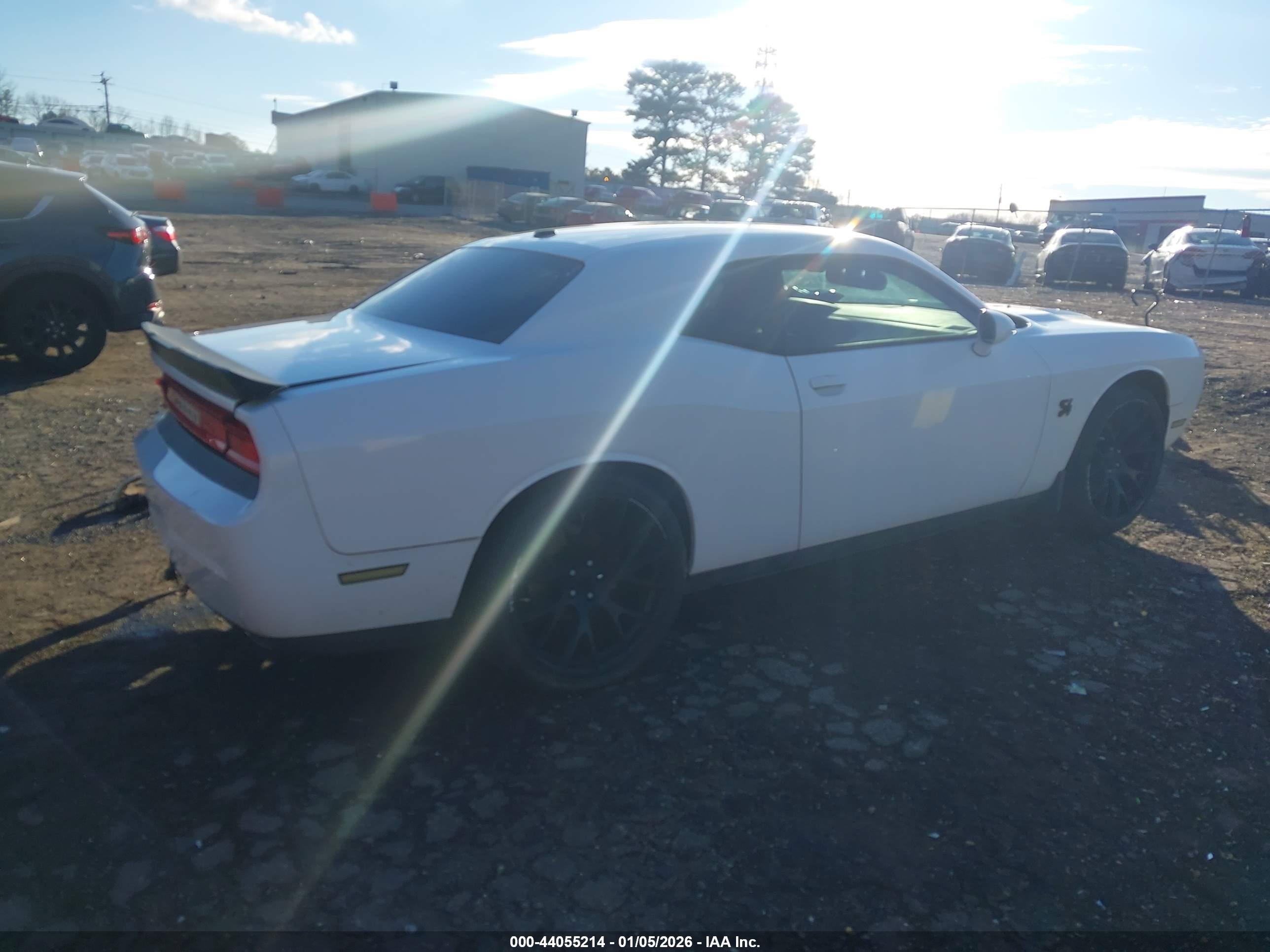 DODGE CHALLENGER image 4