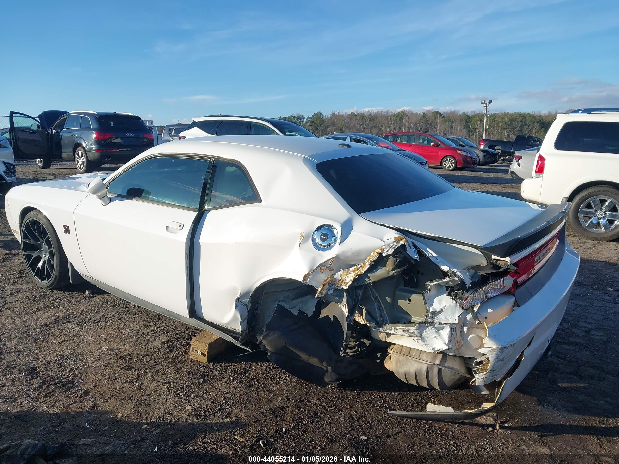 DODGE CHALLENGER image 6