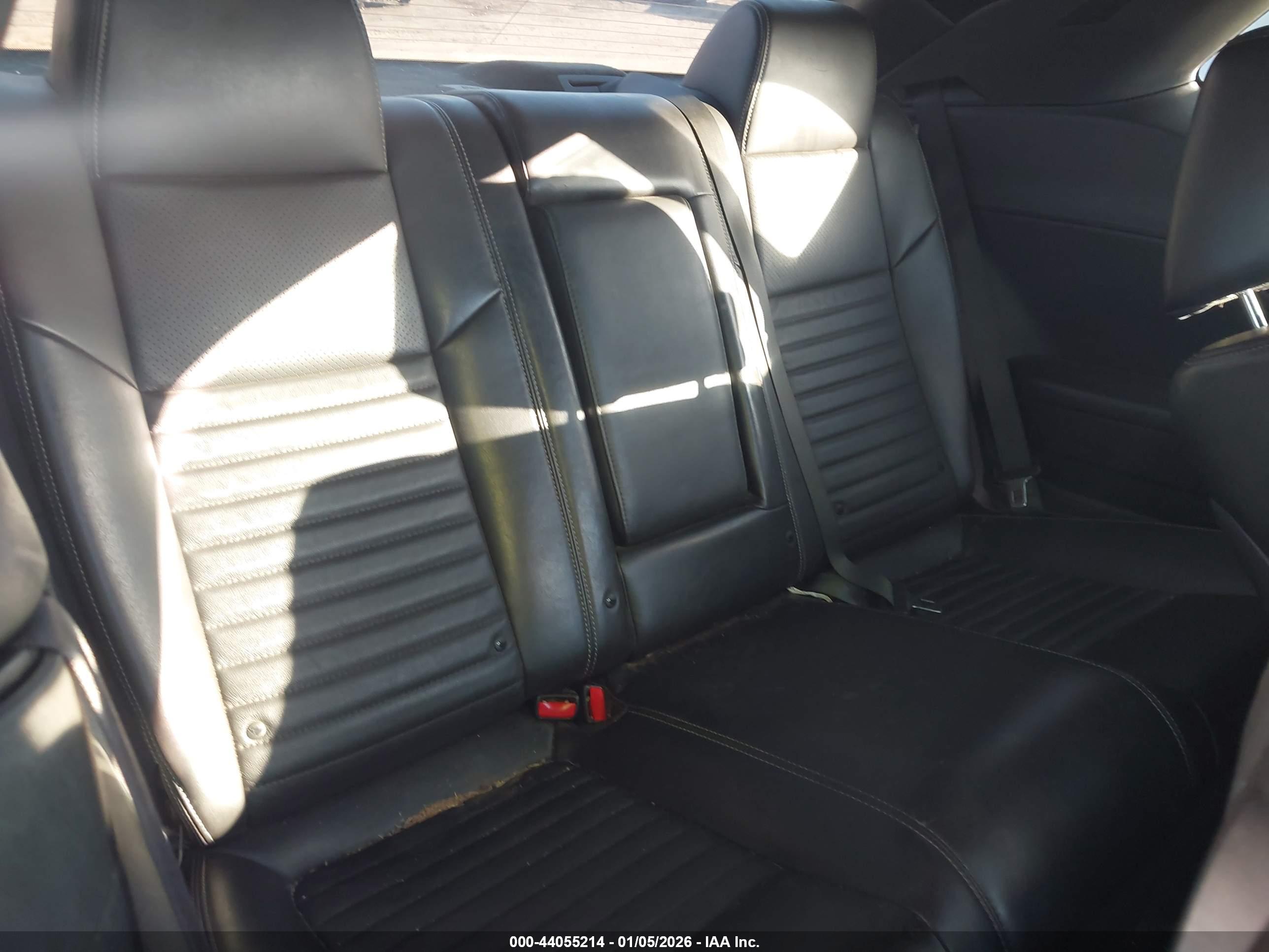 DODGE CHALLENGER image 8