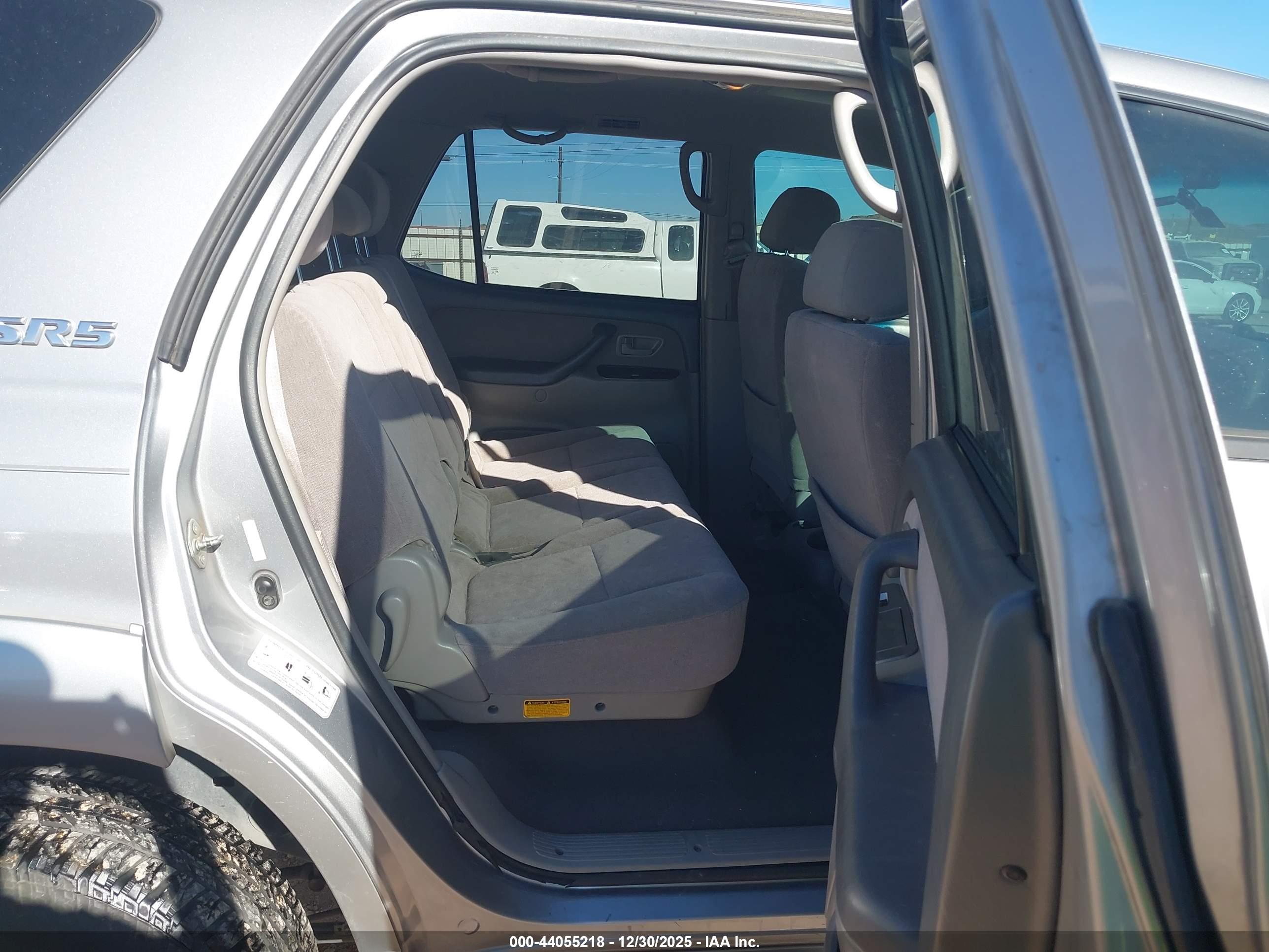TOYOTA SEQUOIA image 8