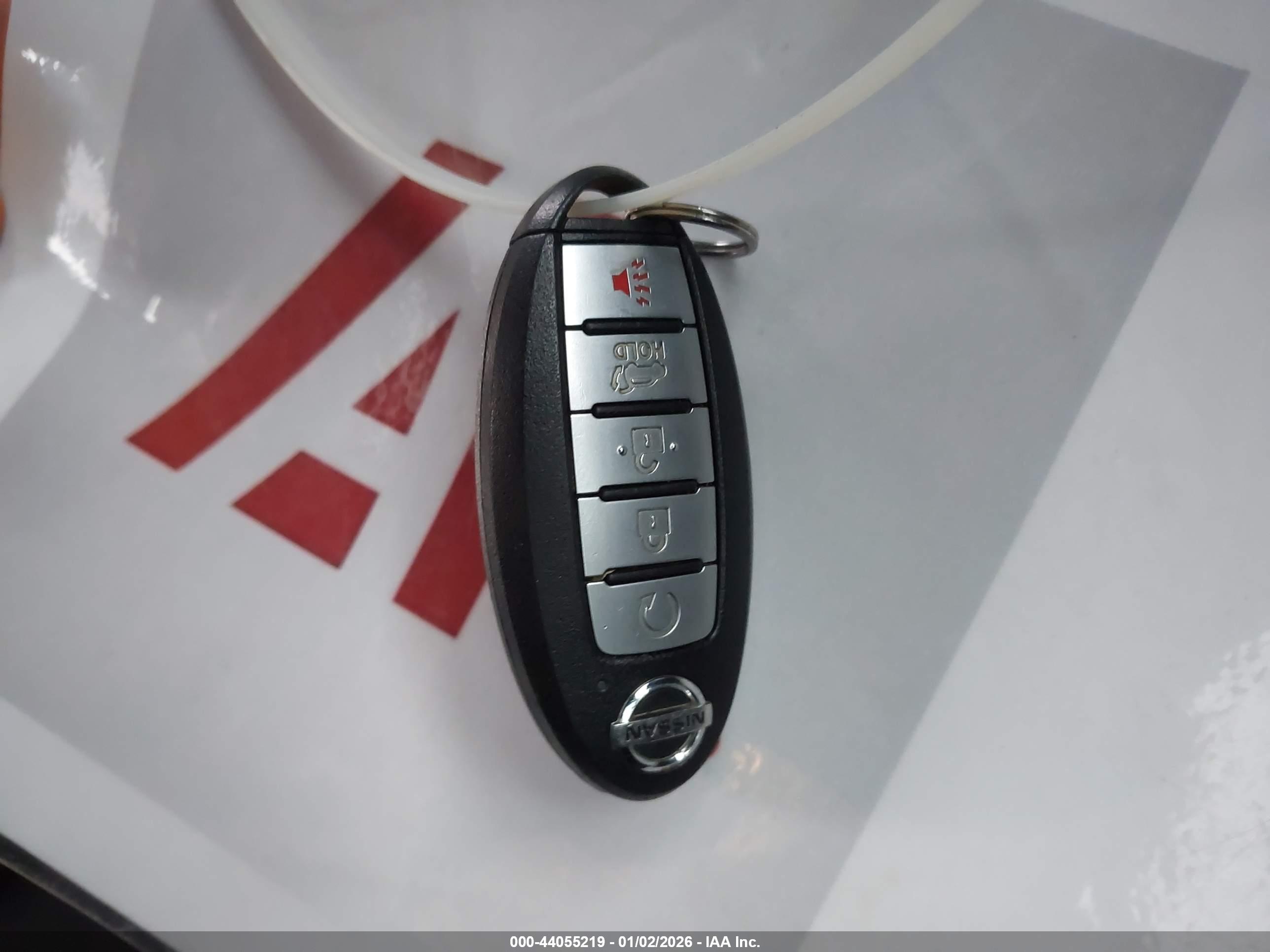 NISSAN ROGUE image 11
