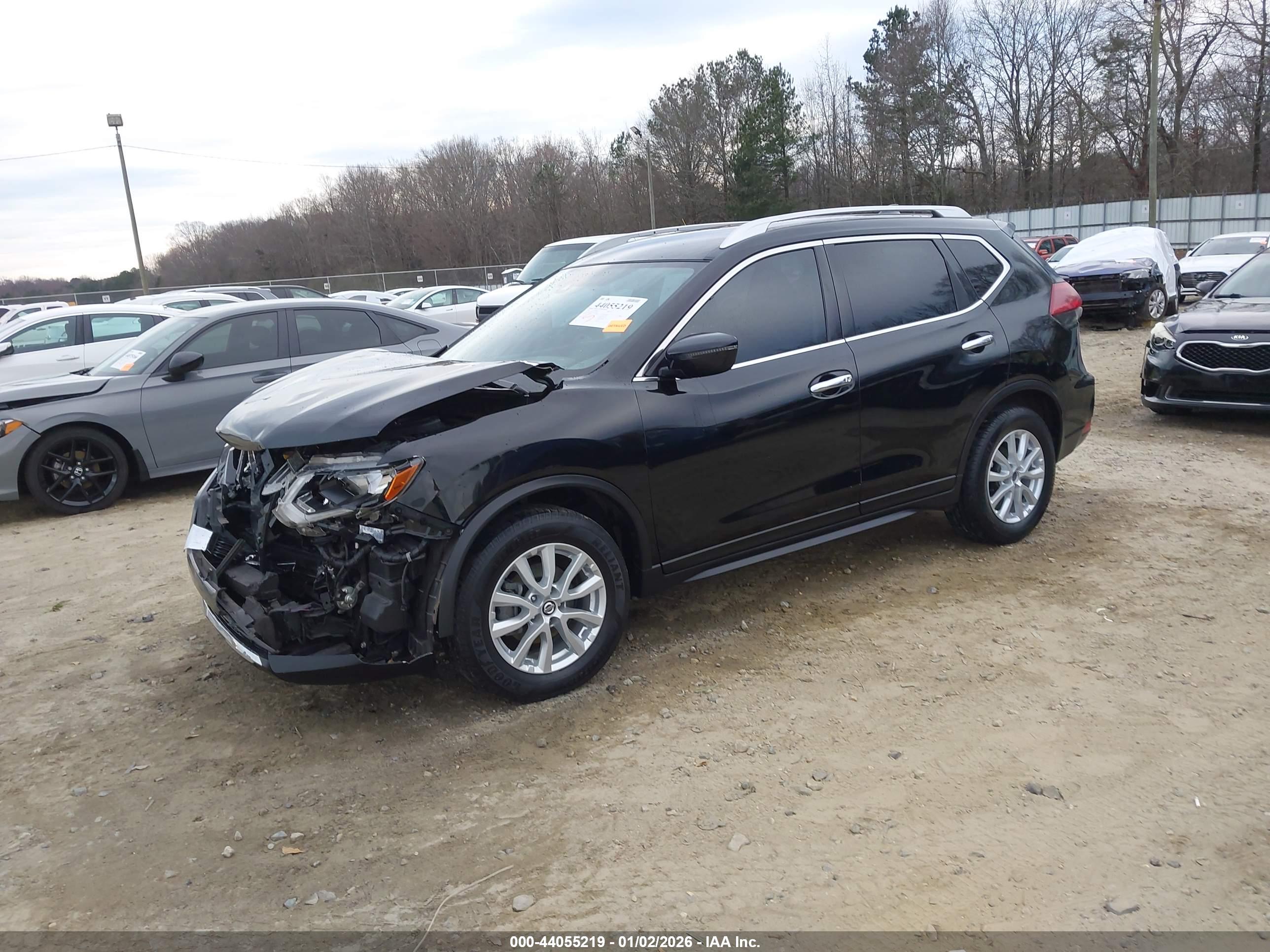 NISSAN ROGUE image 2