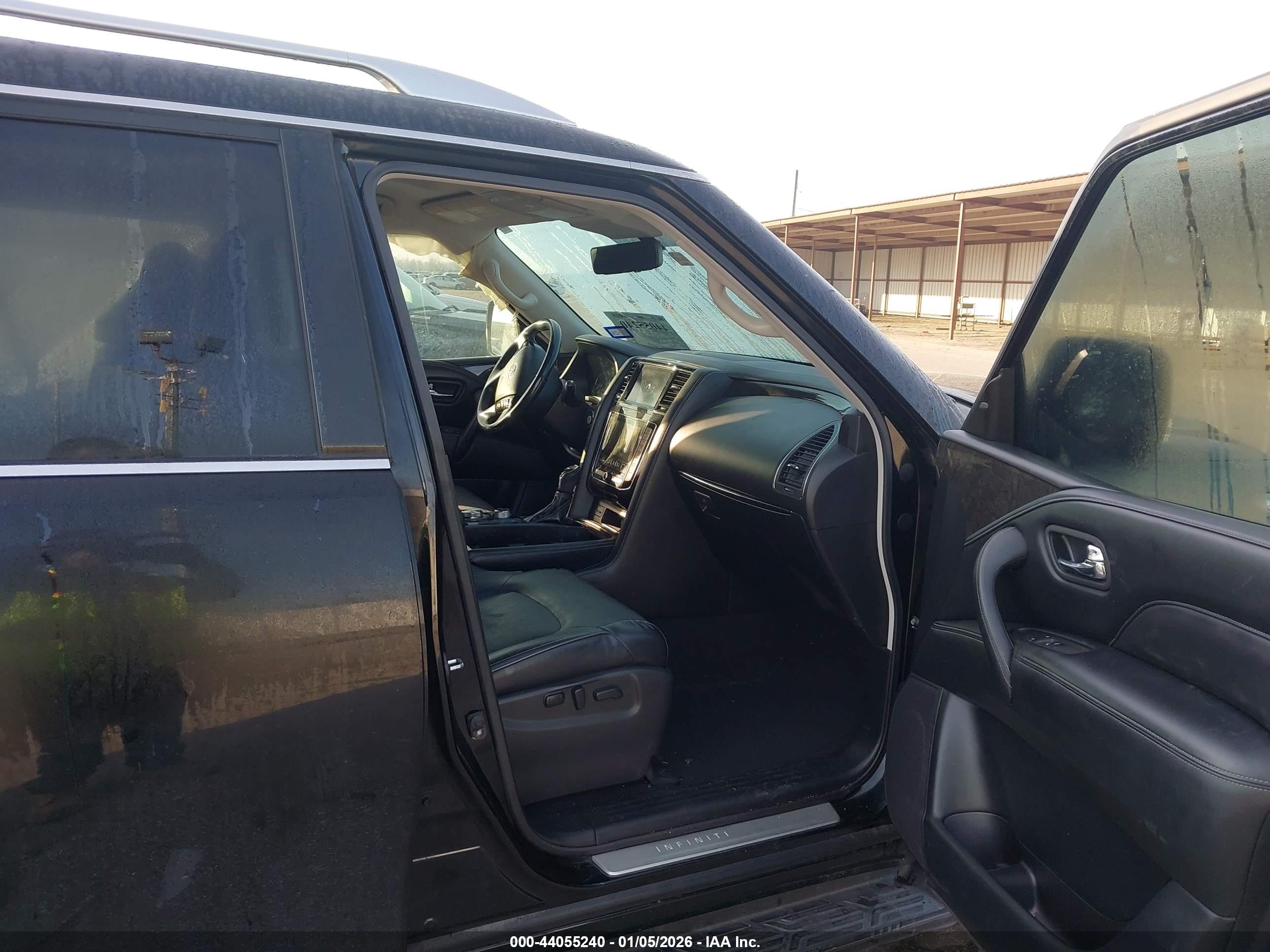 INFINITI QX80 image 5