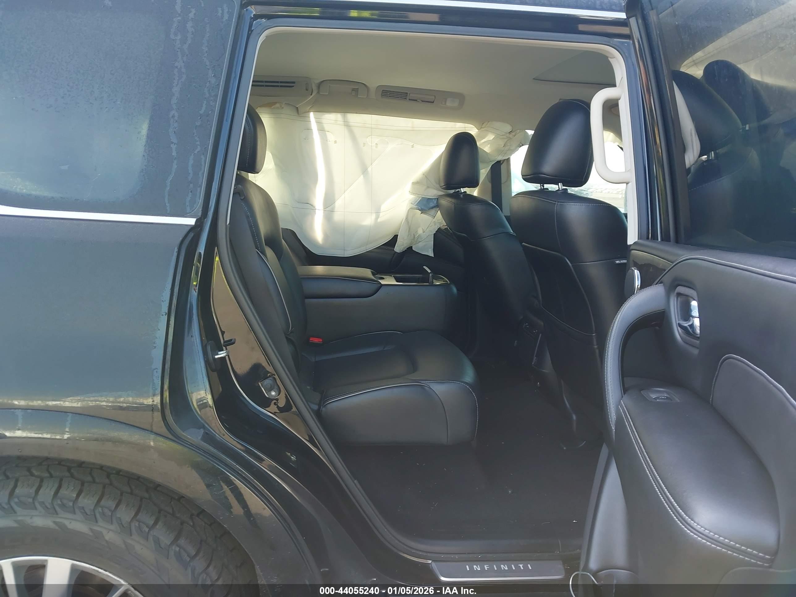 INFINITI QX80 image 8
