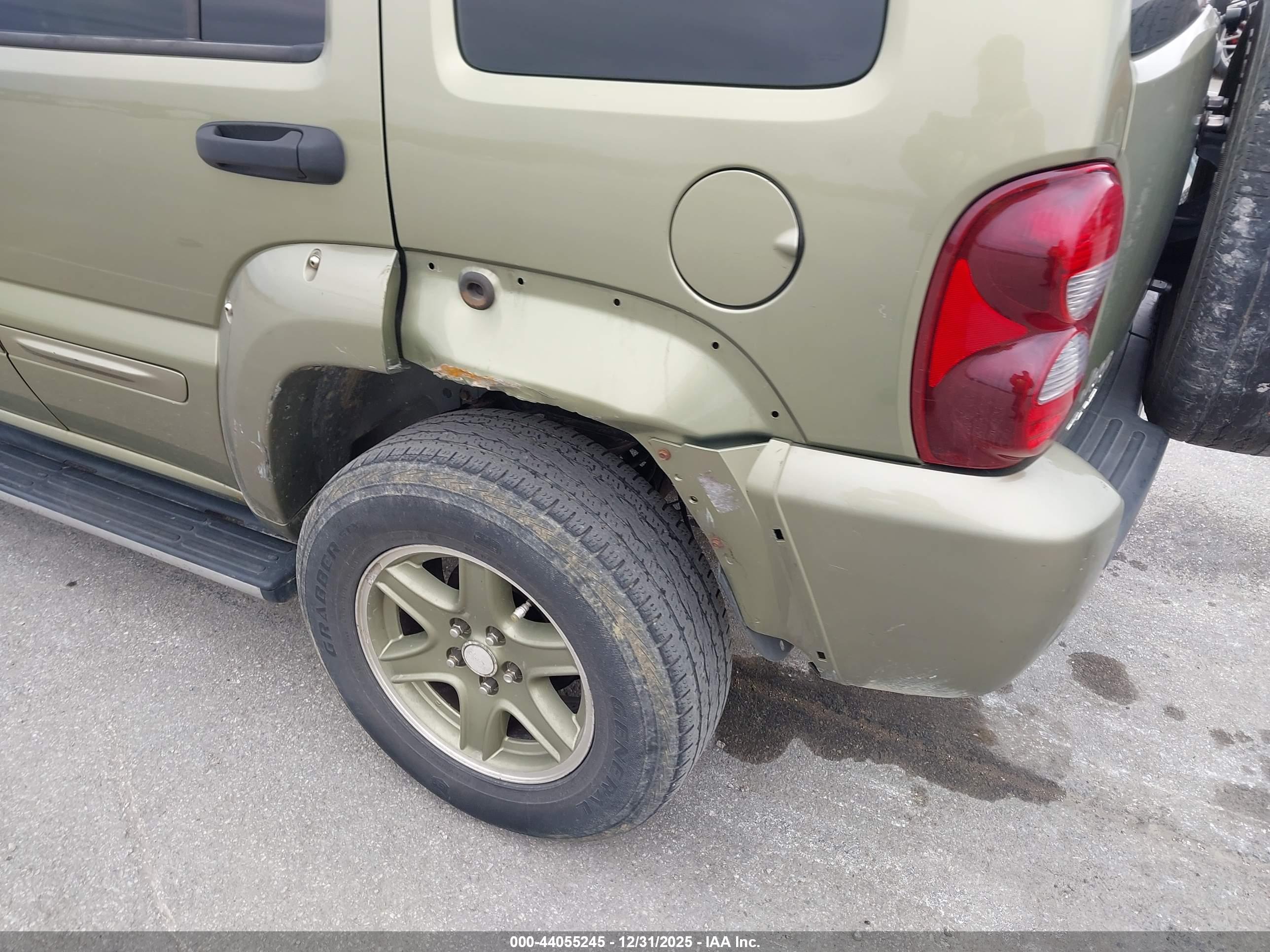 JEEP LIBERTY image 6