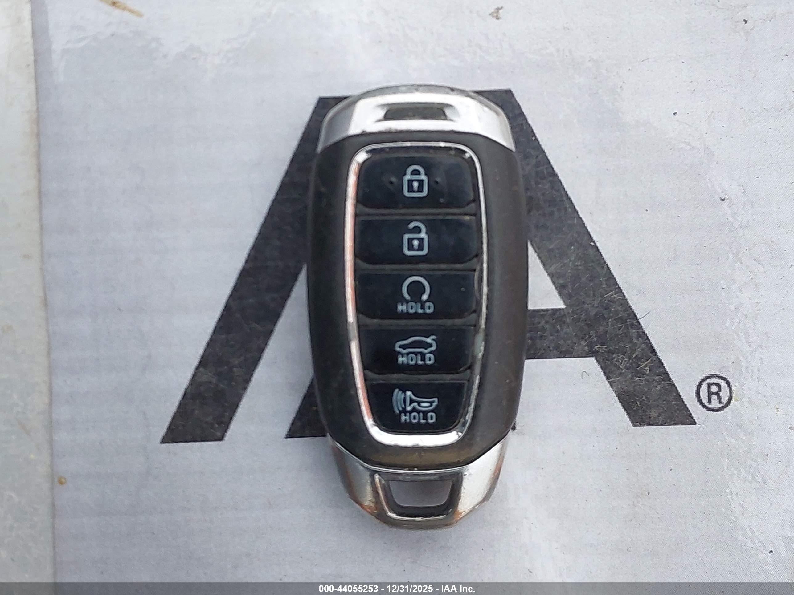 HYUNDAI ELANTRA image 11