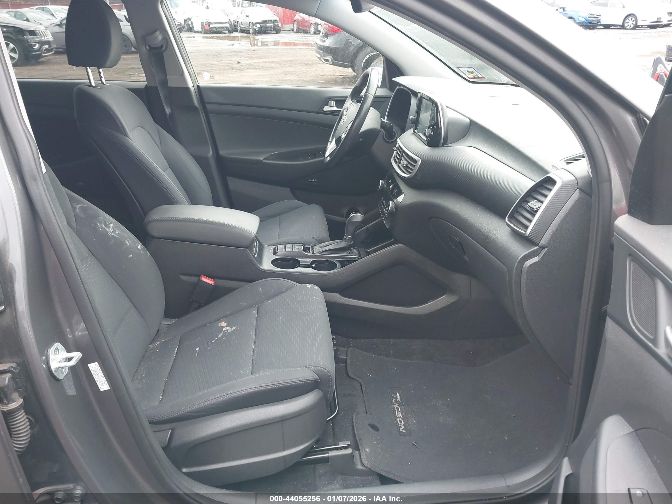 HYUNDAI TUCSON image 5