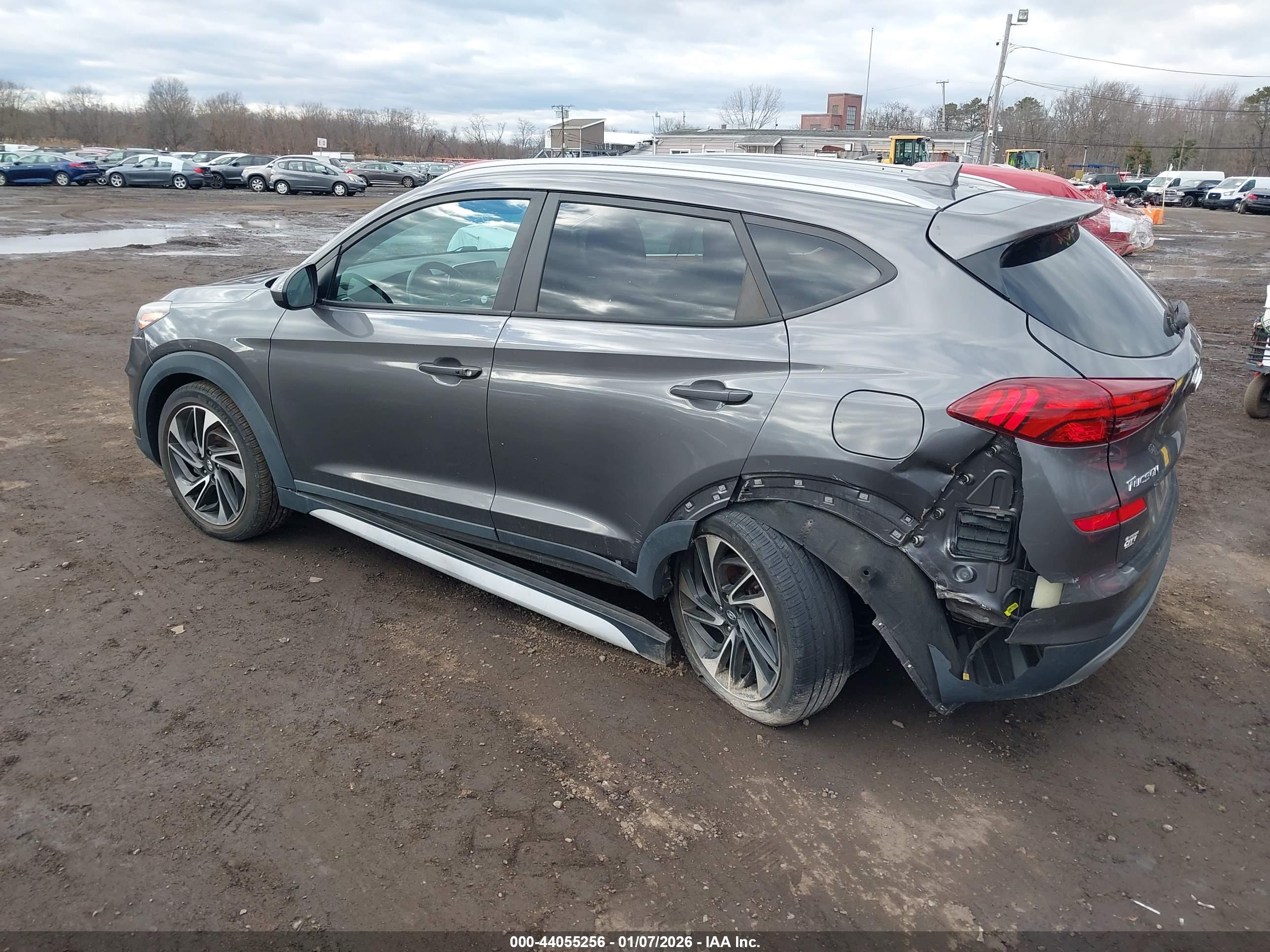 HYUNDAI TUCSON image 6