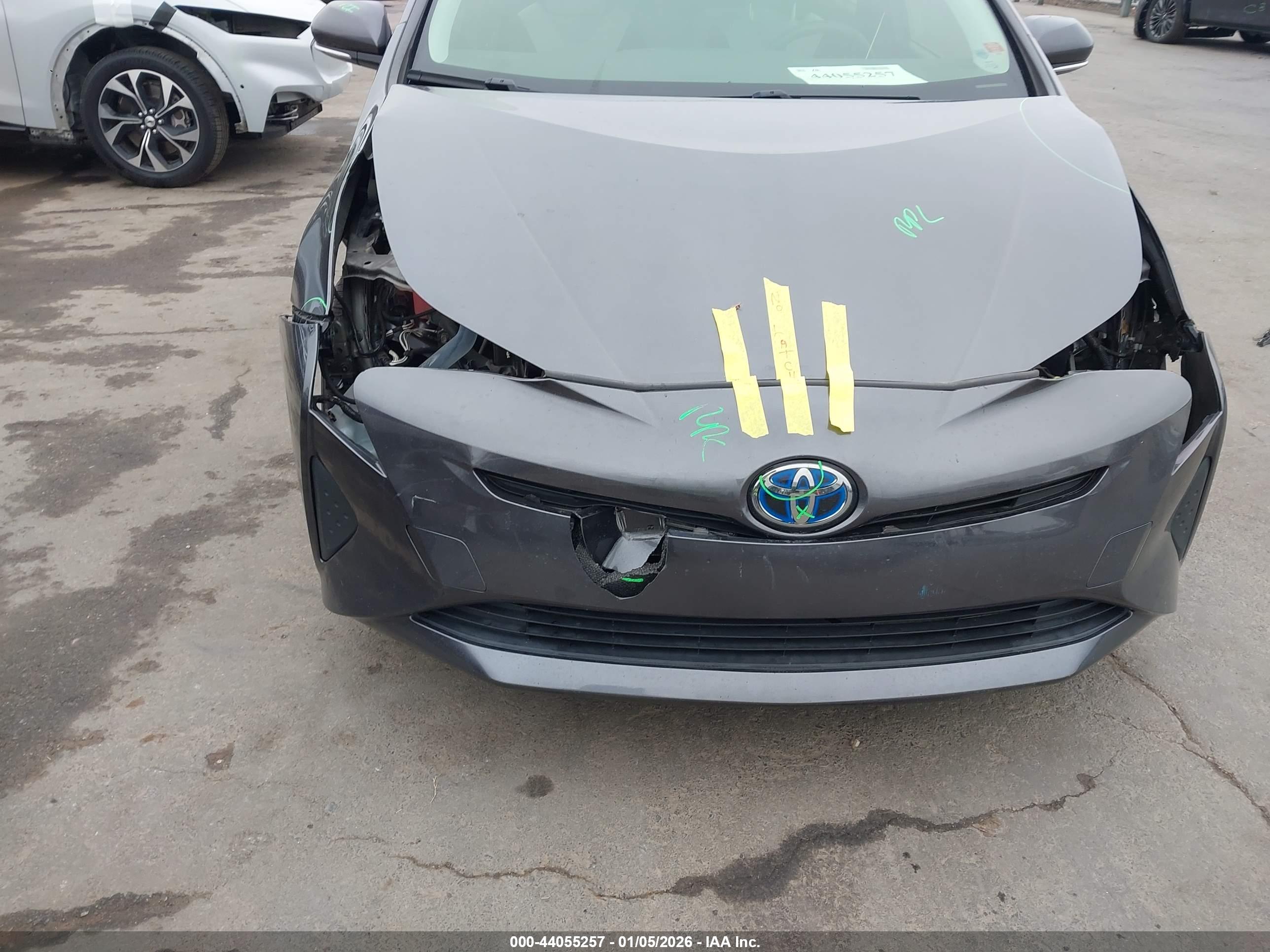 TOYOTA PRIUS image 6