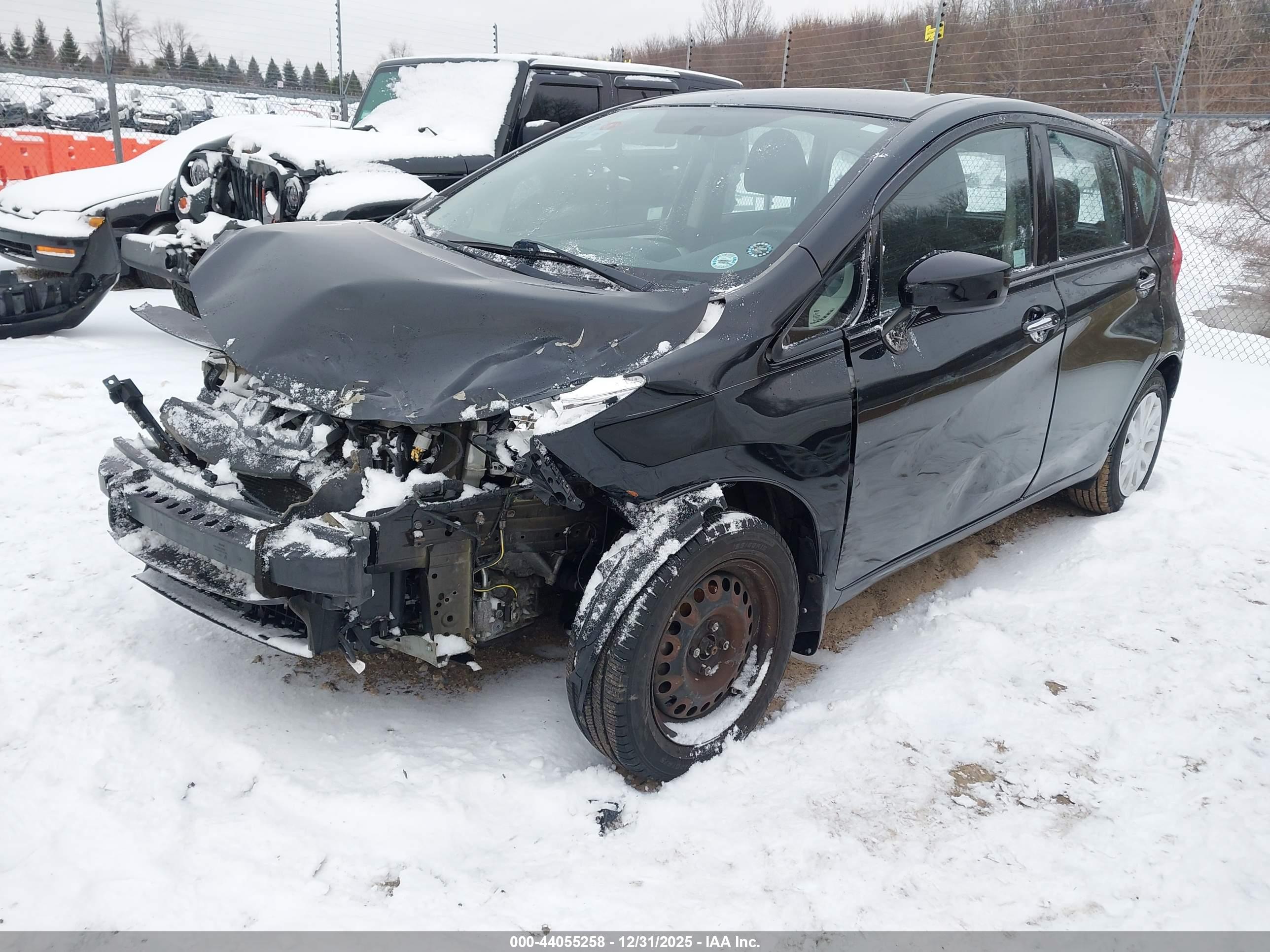 NISSAN VERSA image 2