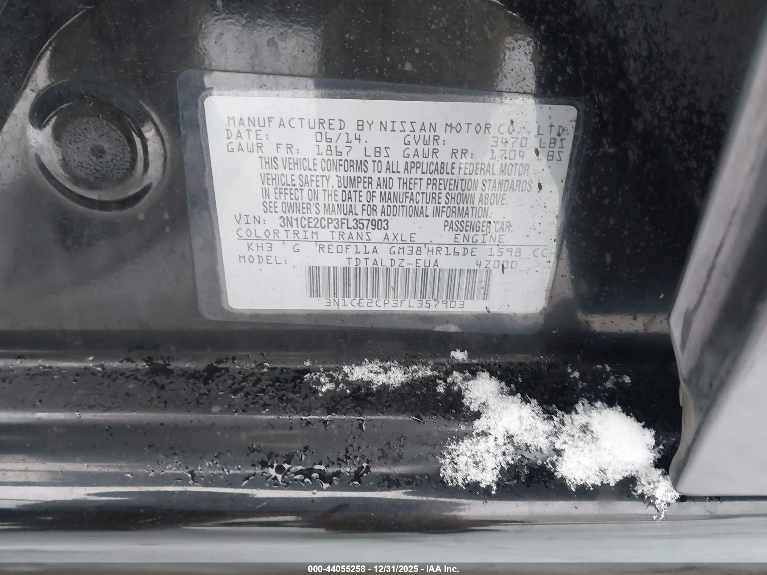 NISSAN VERSA image 9
