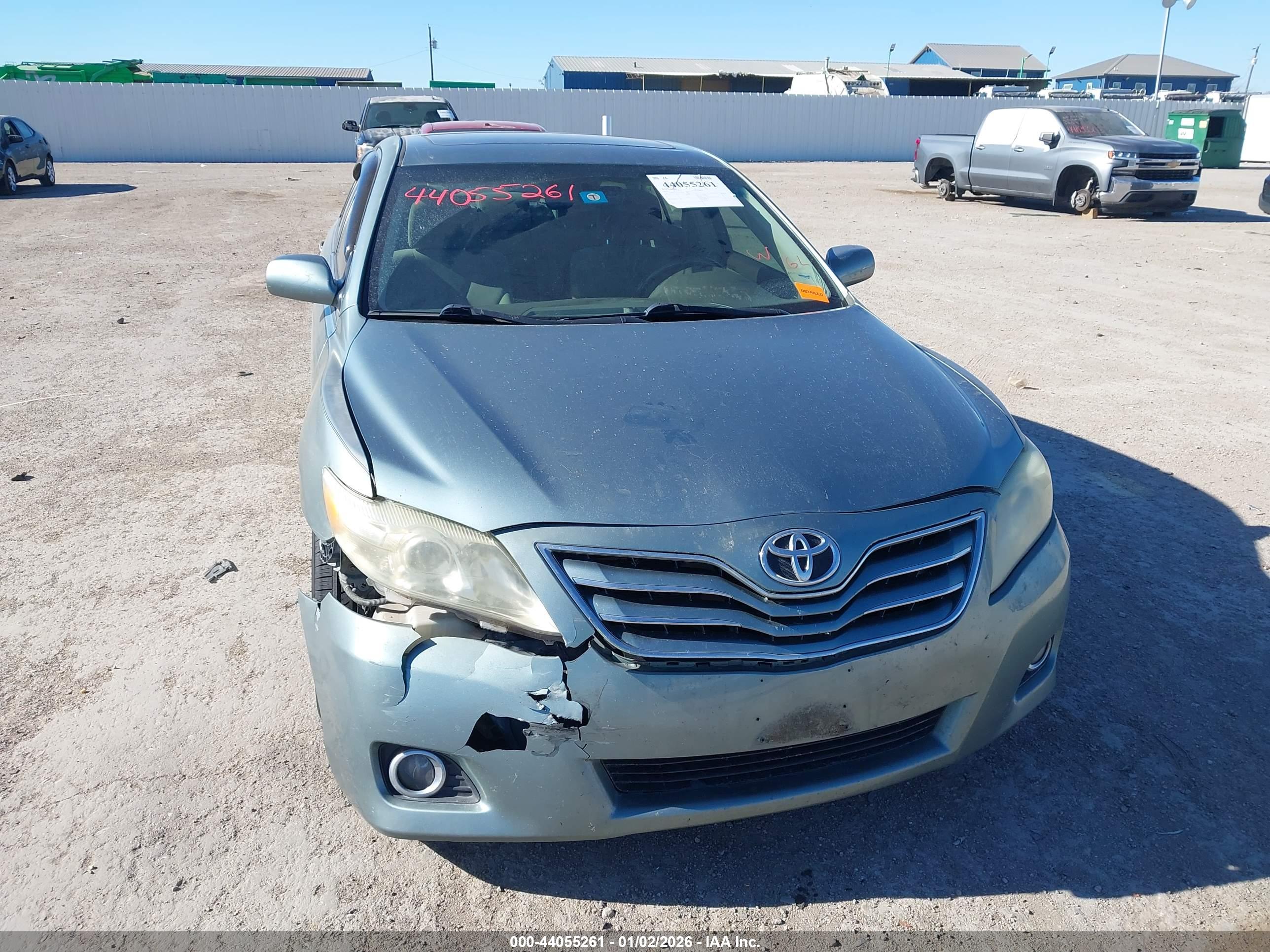 TOYOTA CAMRY image 6