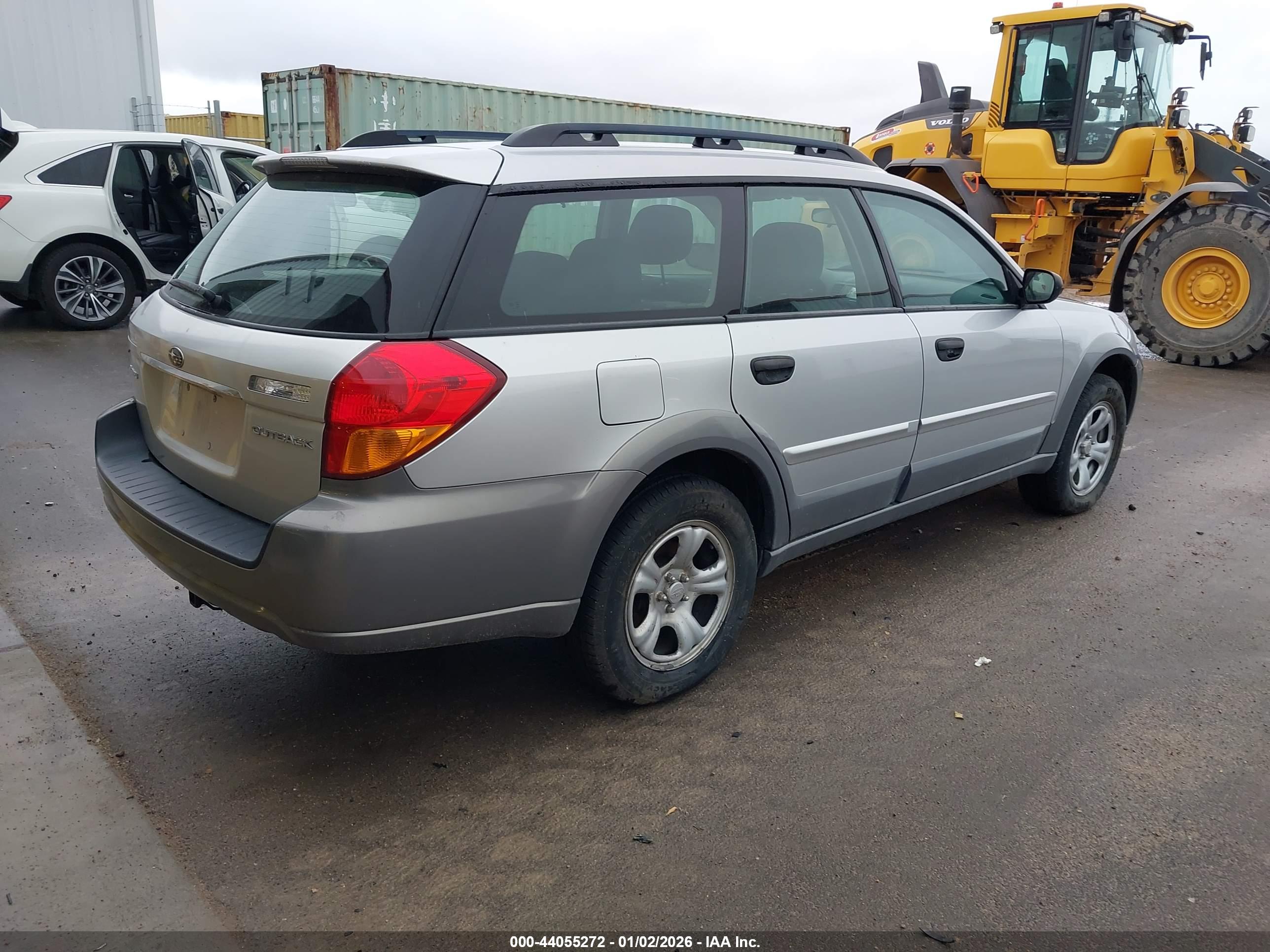 SUBARU OUTBACK image 4