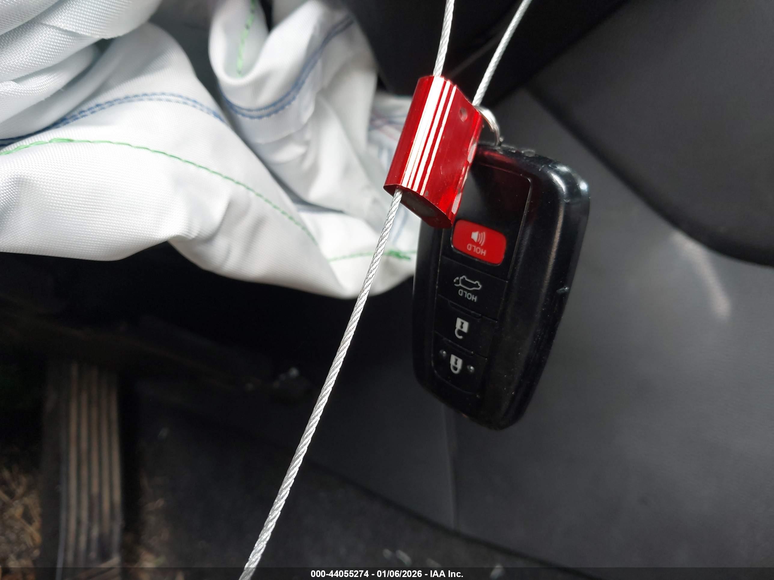 TOYOTA RAV4 image 11