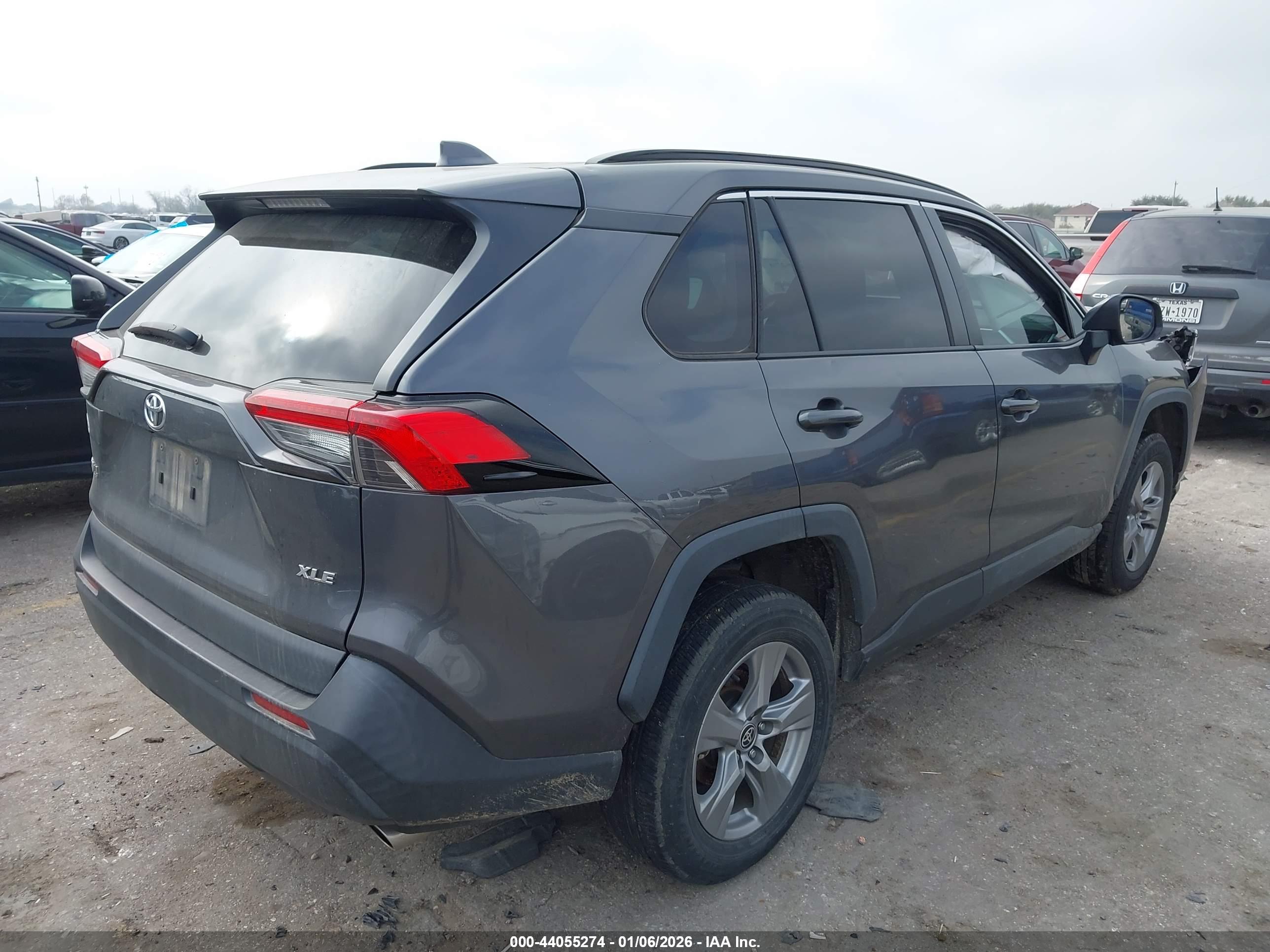 TOYOTA RAV4 image 4