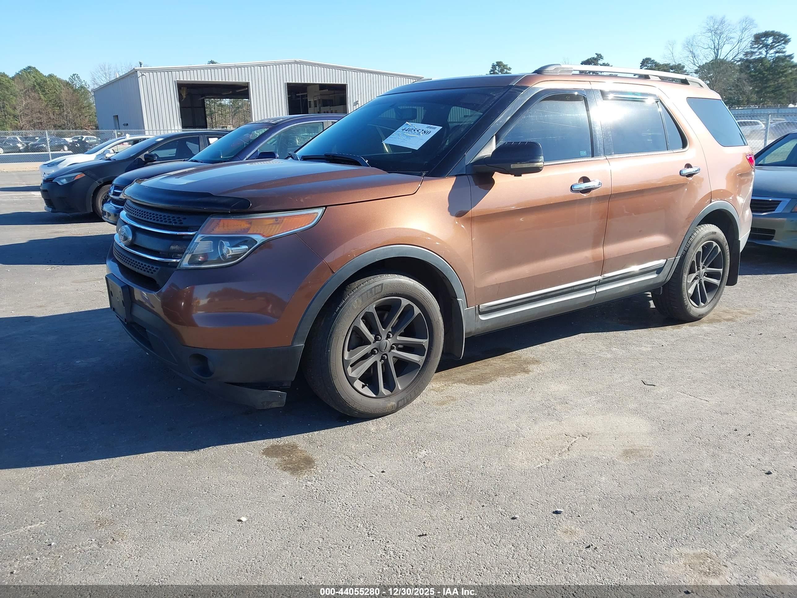 FORD EXPLORER image 2