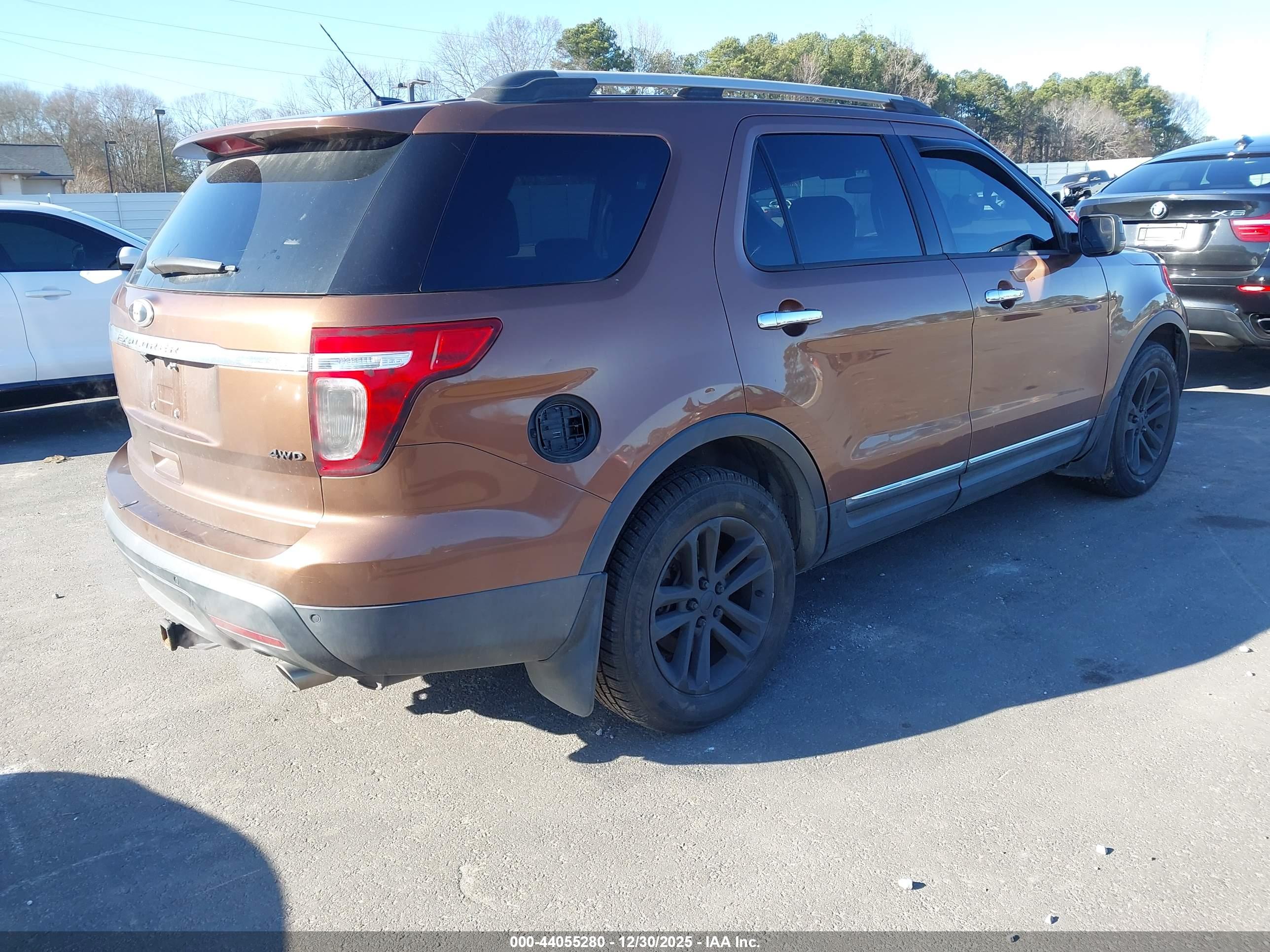 FORD EXPLORER image 4