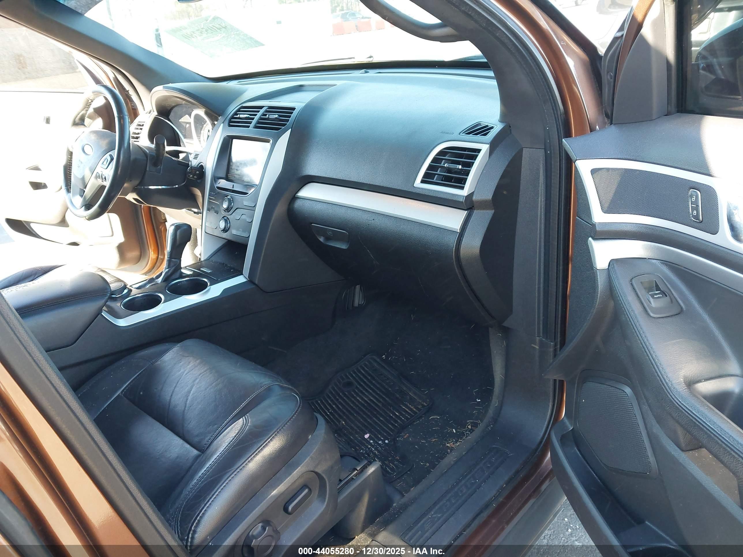 FORD EXPLORER image 5