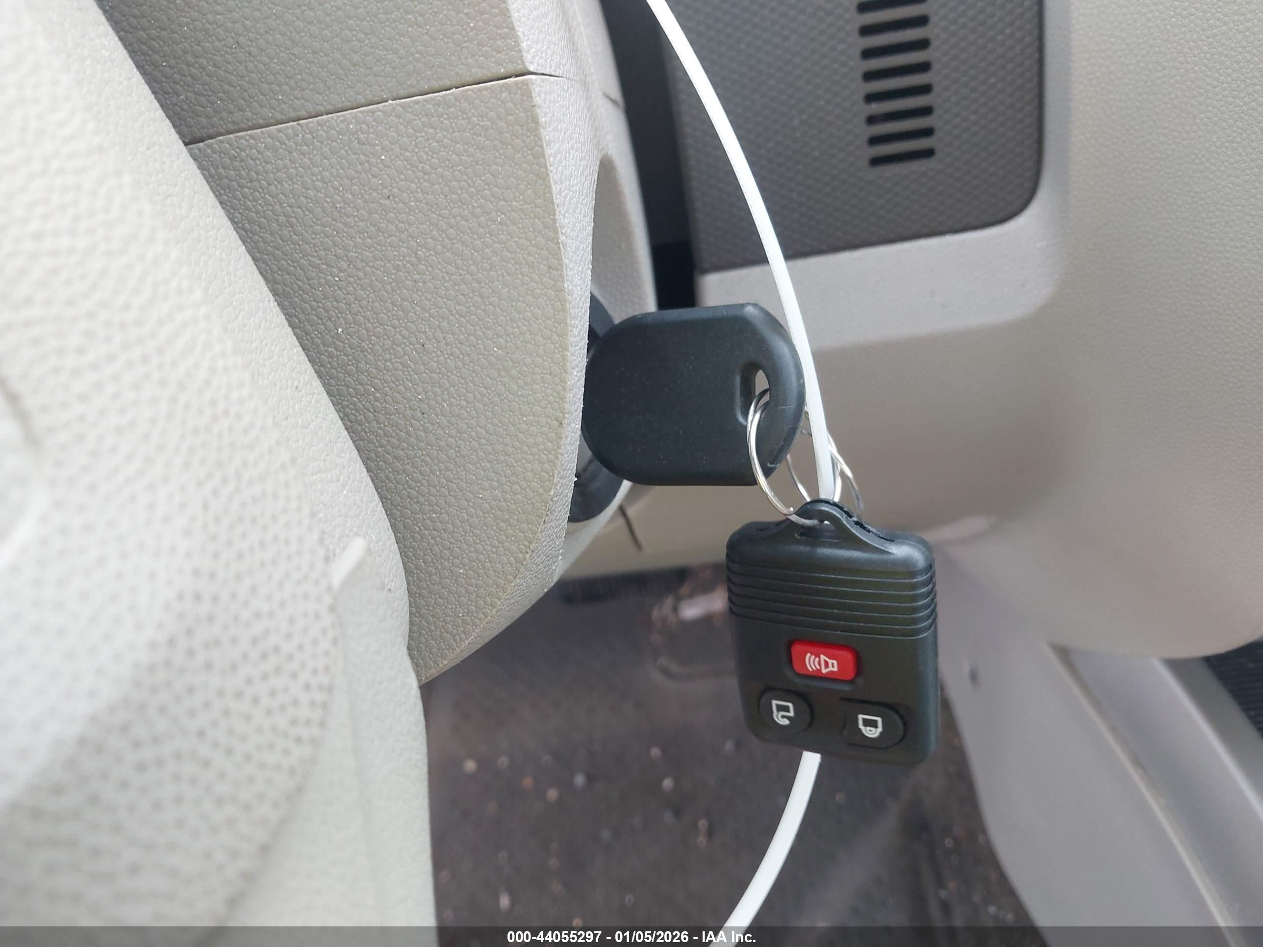 FORD ESCAPE image 11