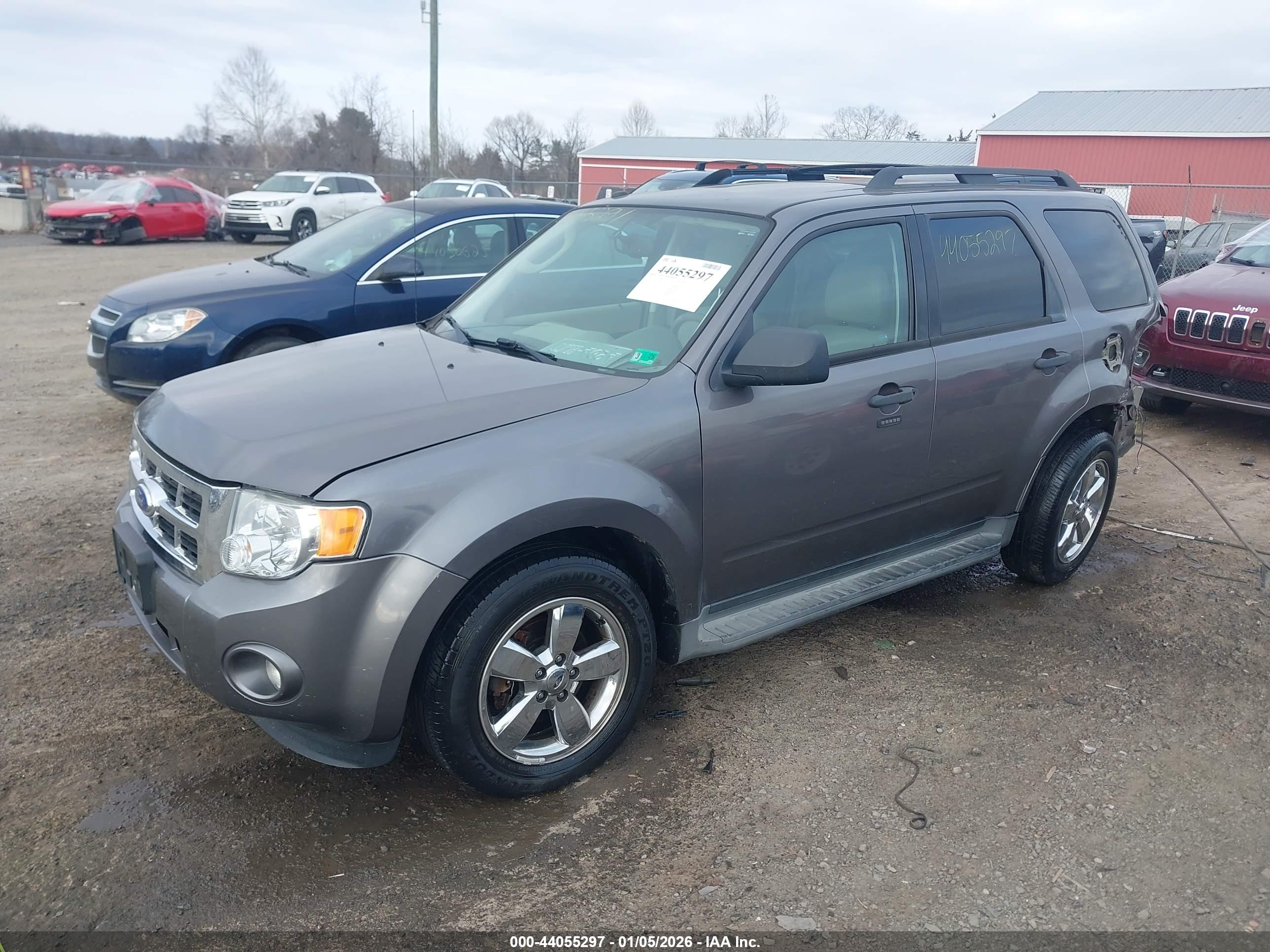 FORD ESCAPE image 2
