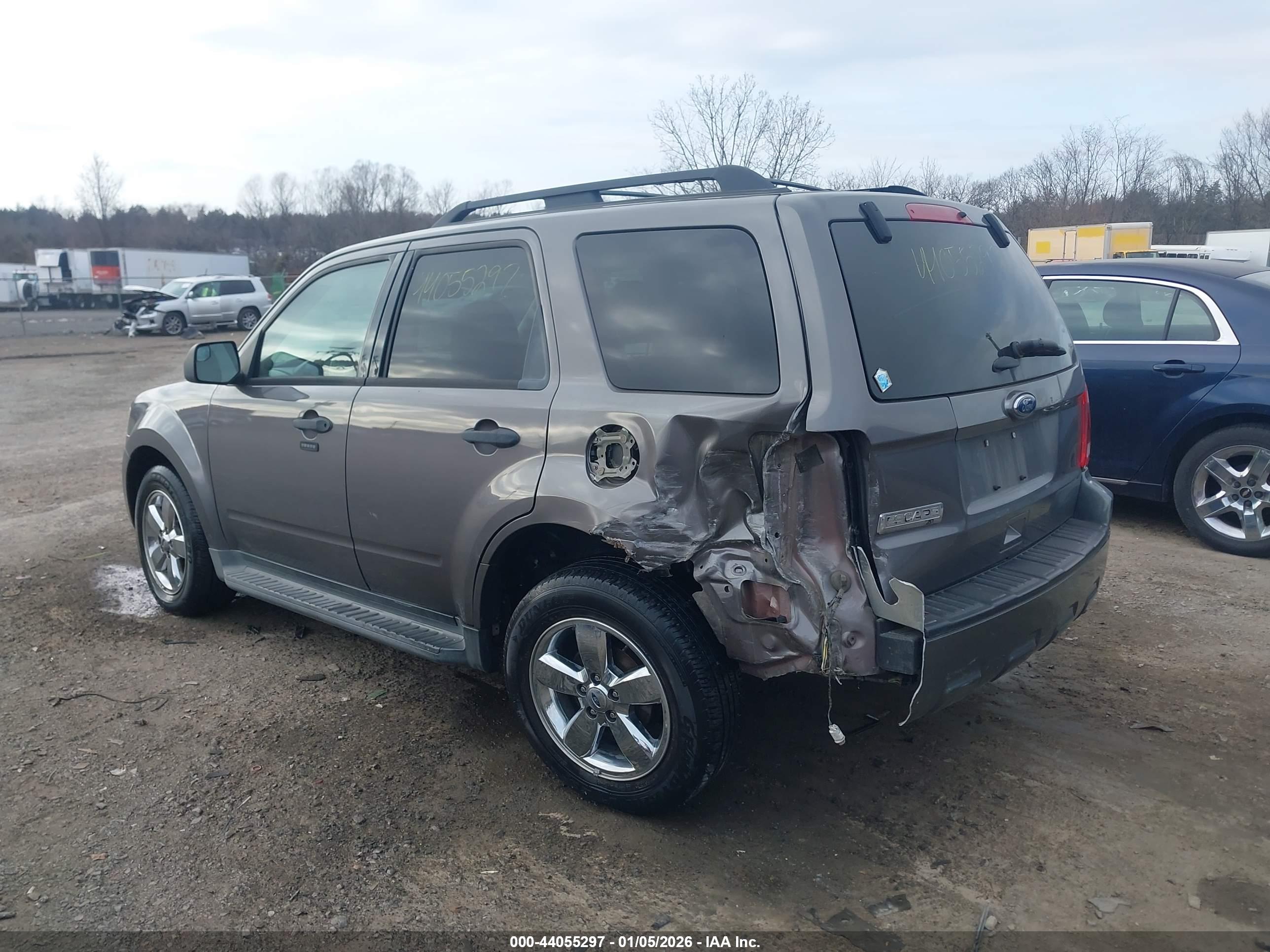 FORD ESCAPE image 3