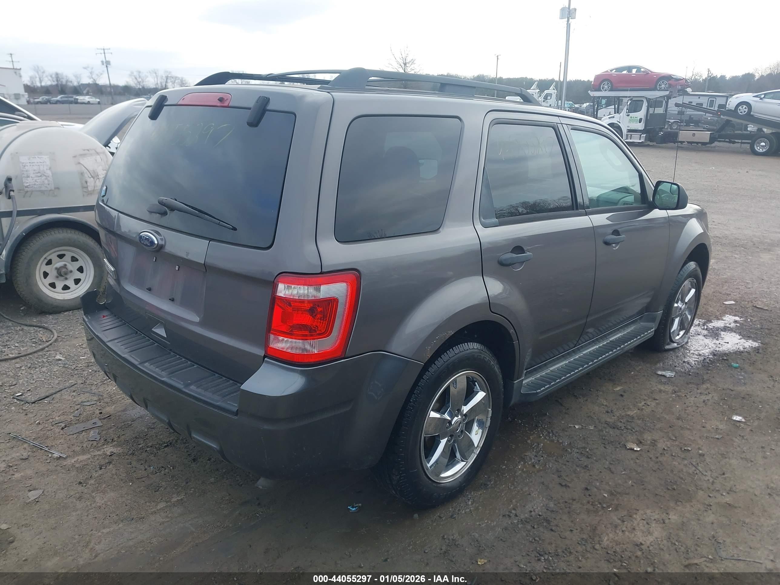 FORD ESCAPE image 4