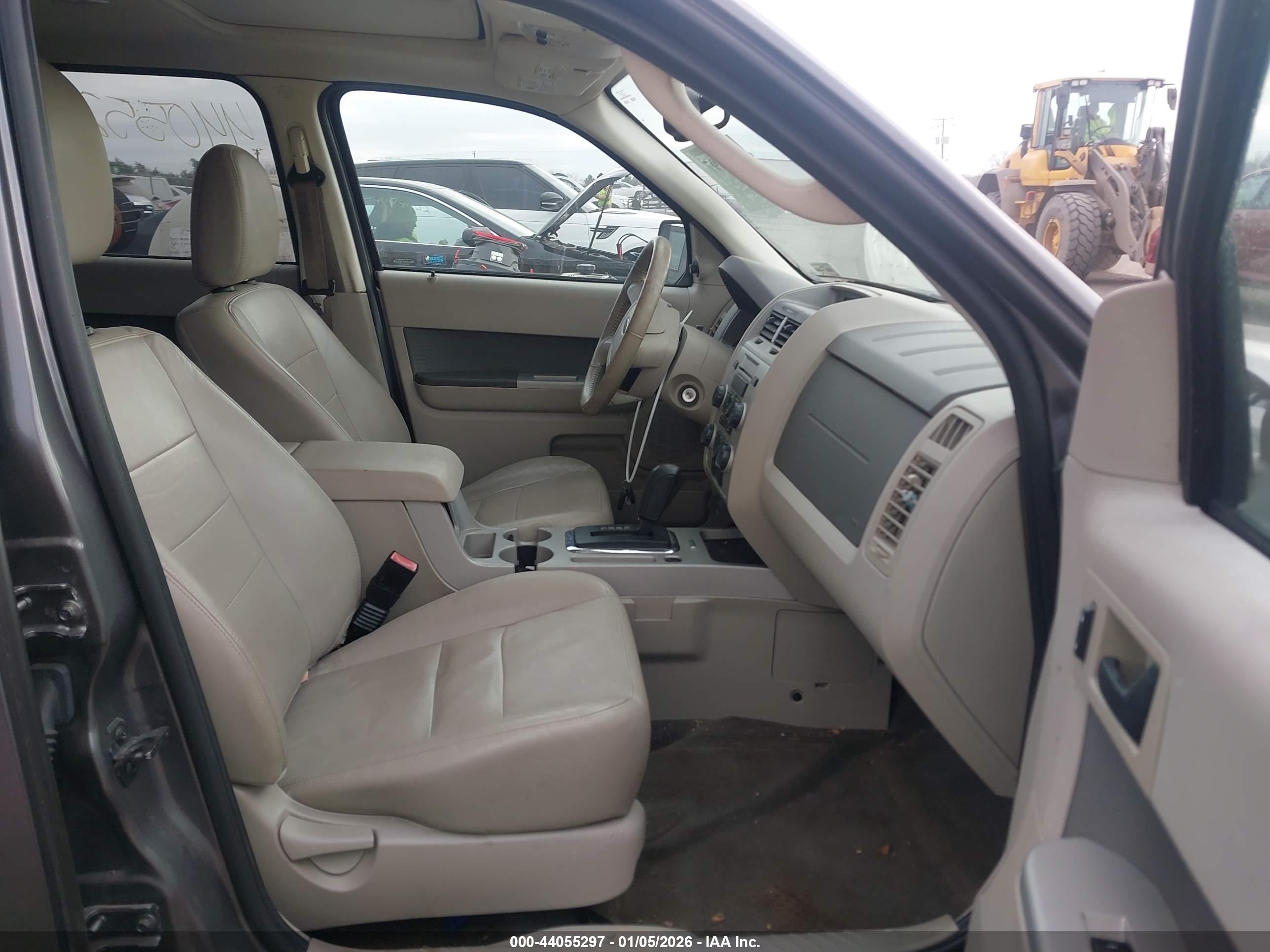 FORD ESCAPE image 5