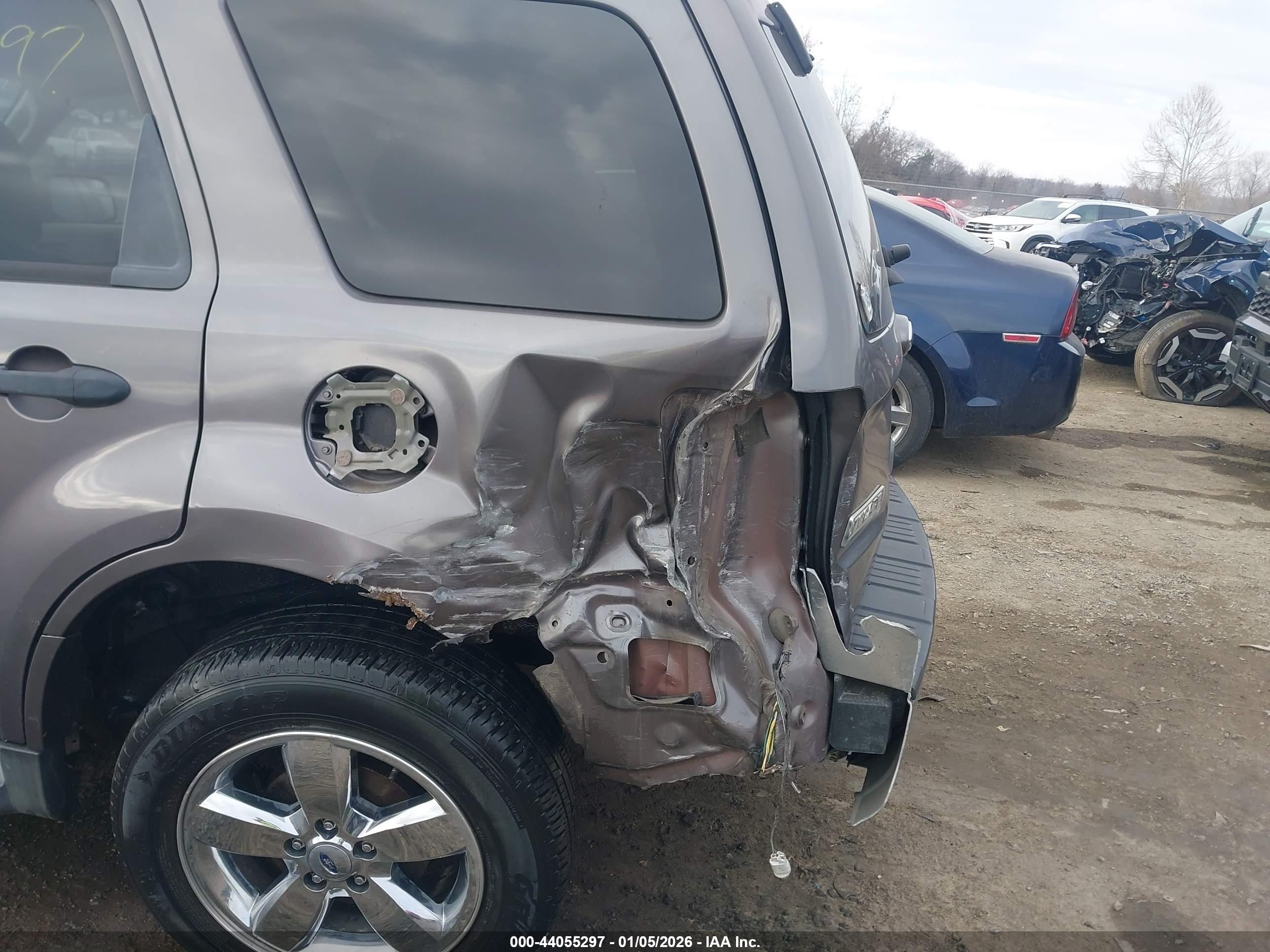 FORD ESCAPE image 6