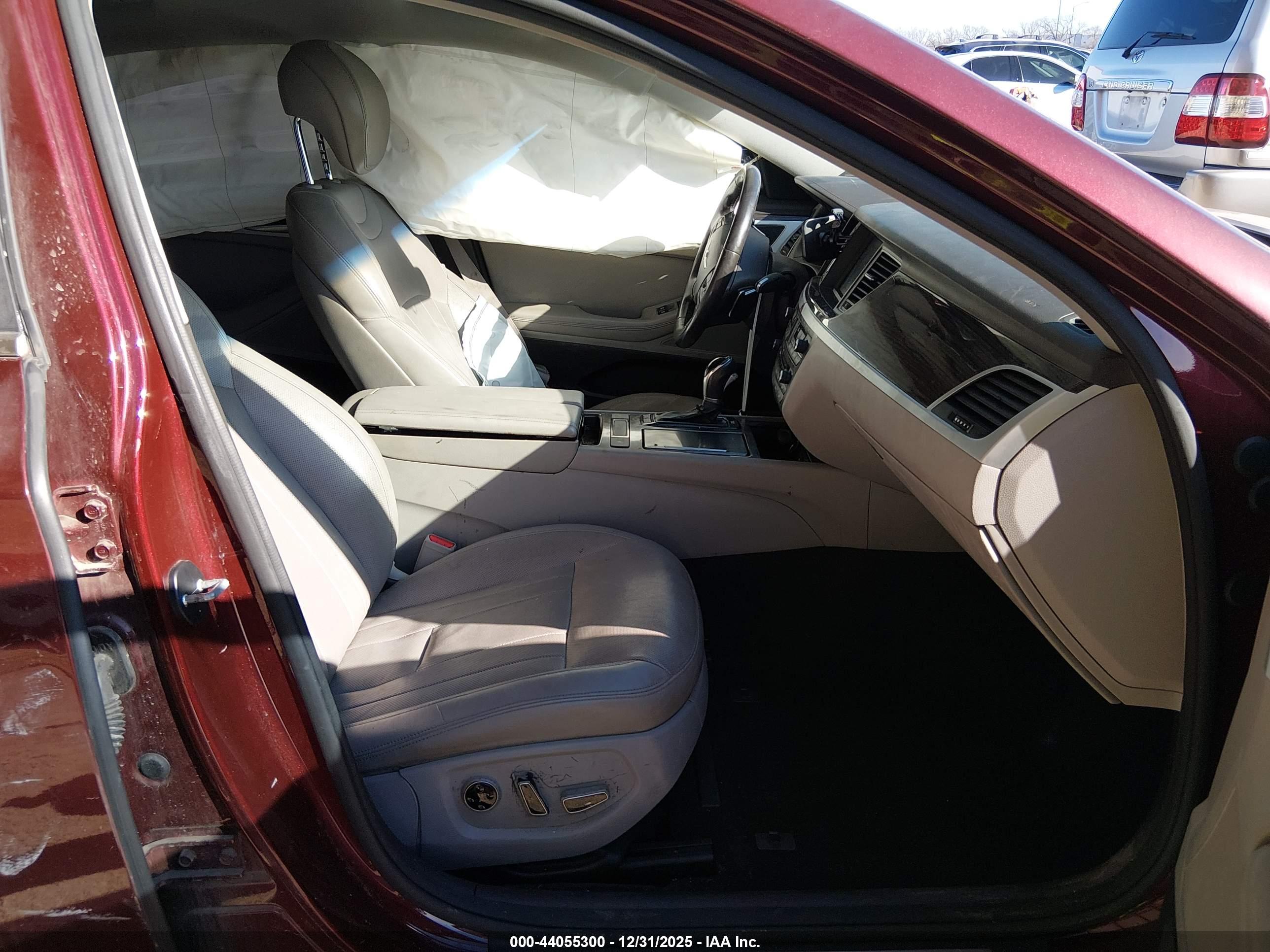 HYUNDAI GENESIS image 5