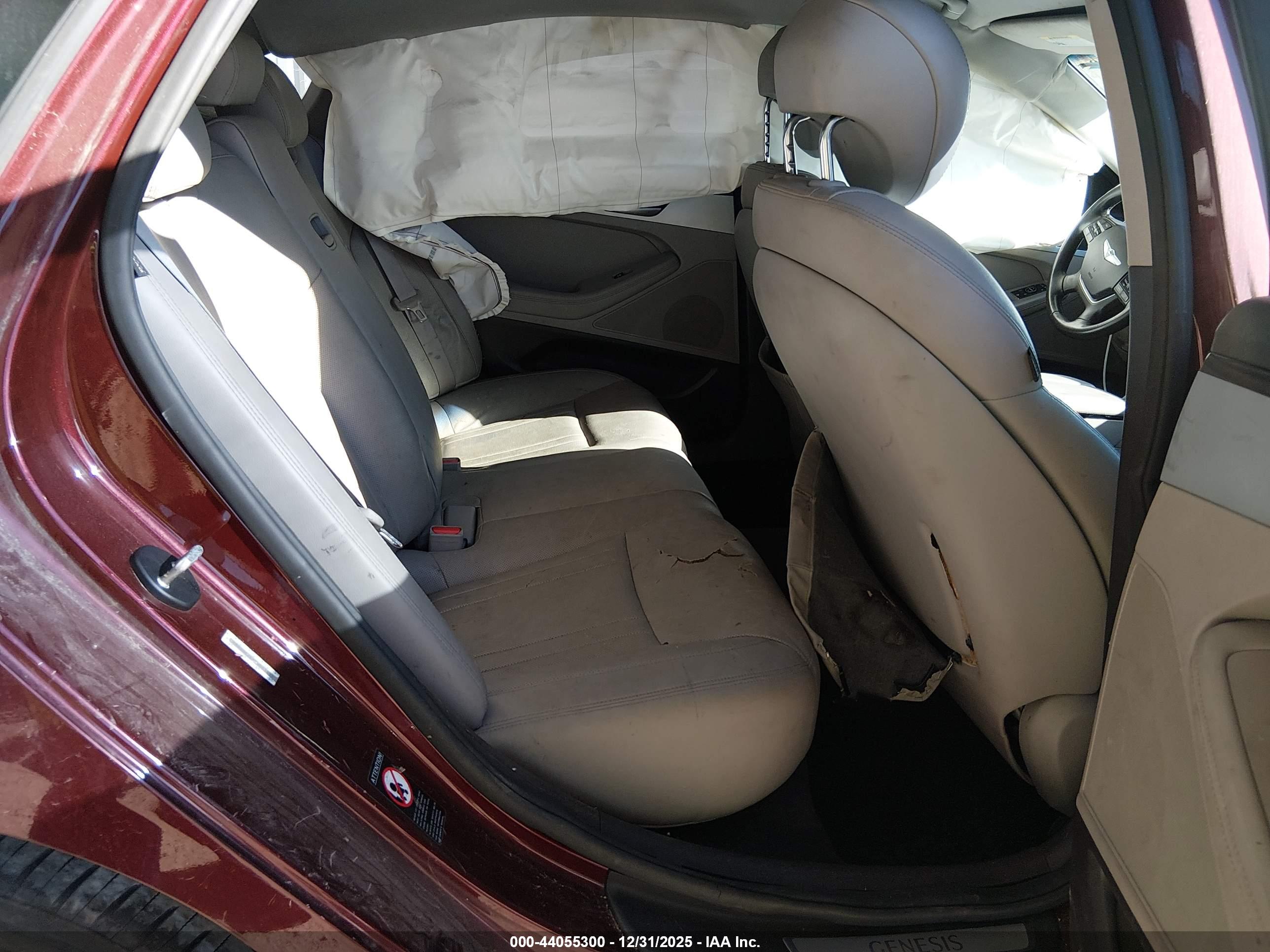 HYUNDAI GENESIS image 8