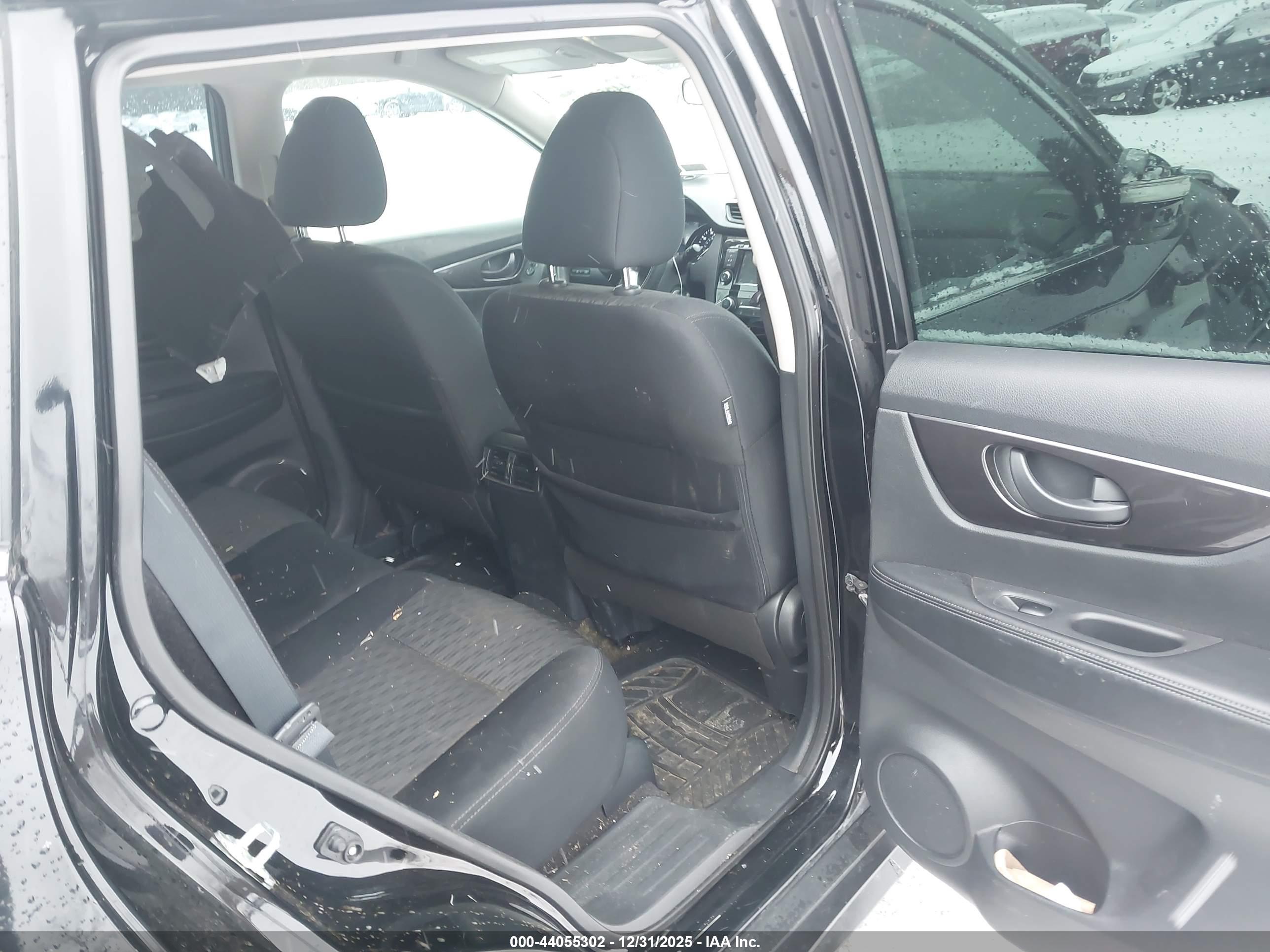NISSAN ROGUE image 8